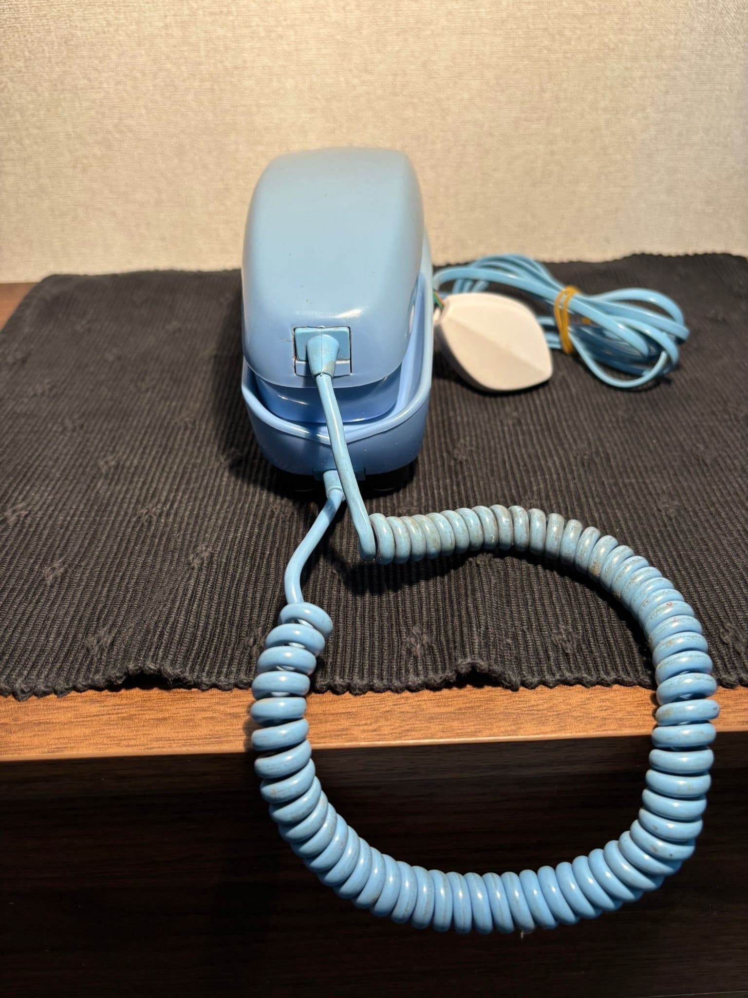 Televerket väggtelefon blå retro 80-tal DBAA 001 106 vintage