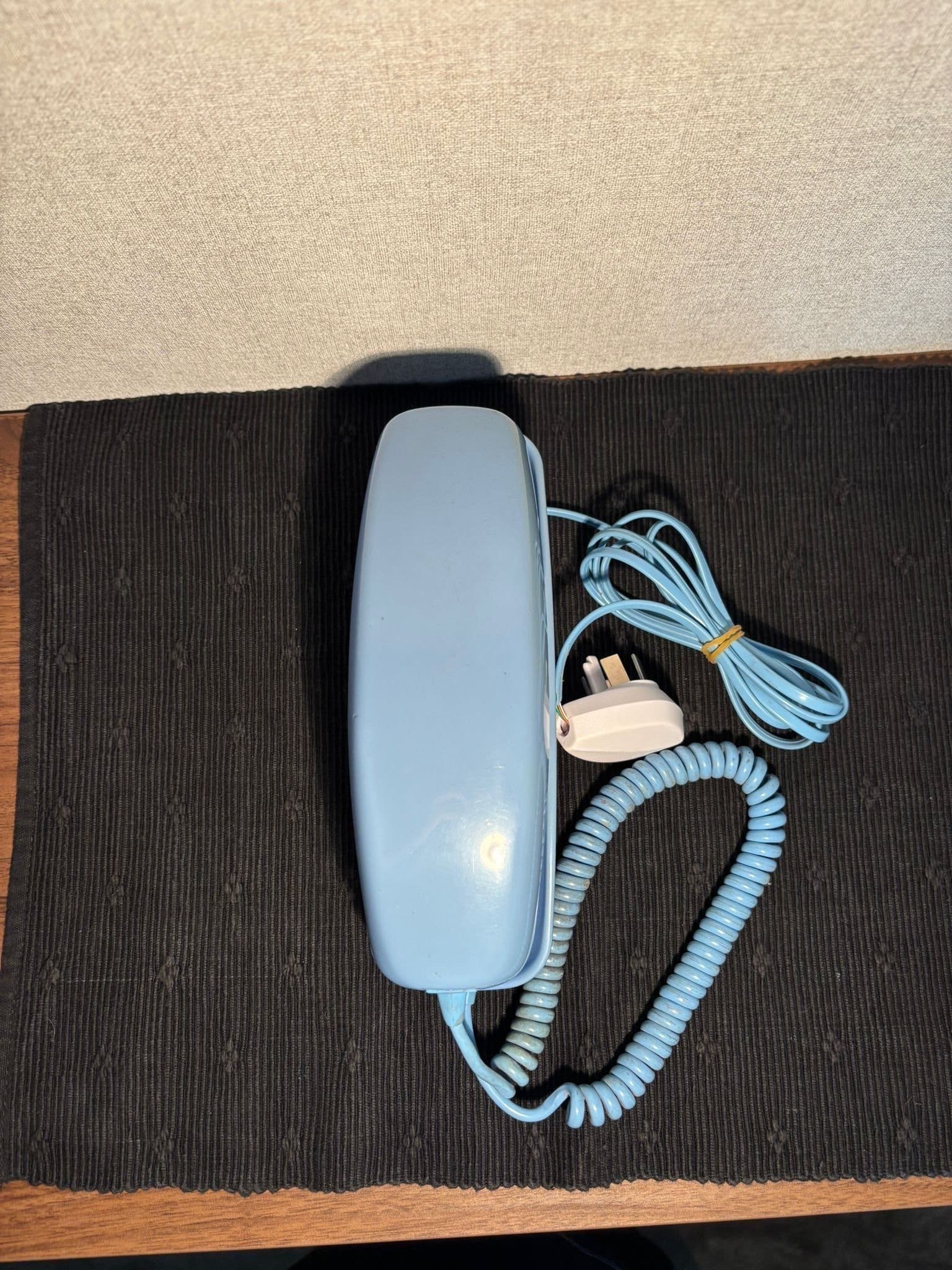 Televerket väggtelefon blå retro 80-tal DBAA 001 106 vintage