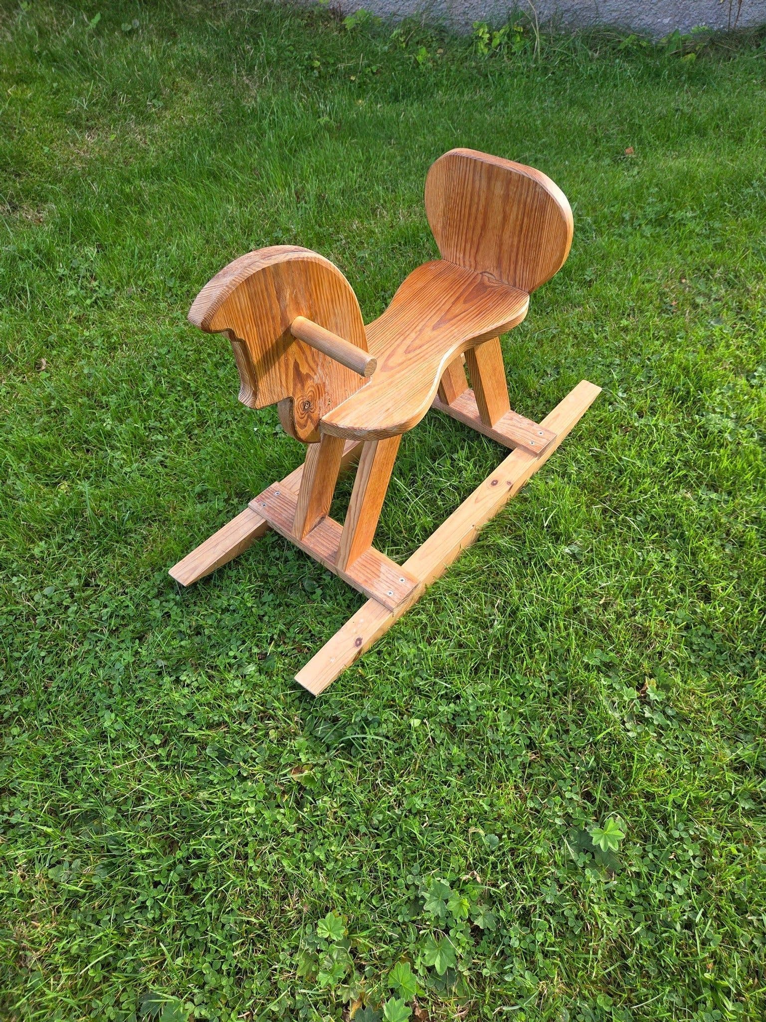 Gunghäst i trä