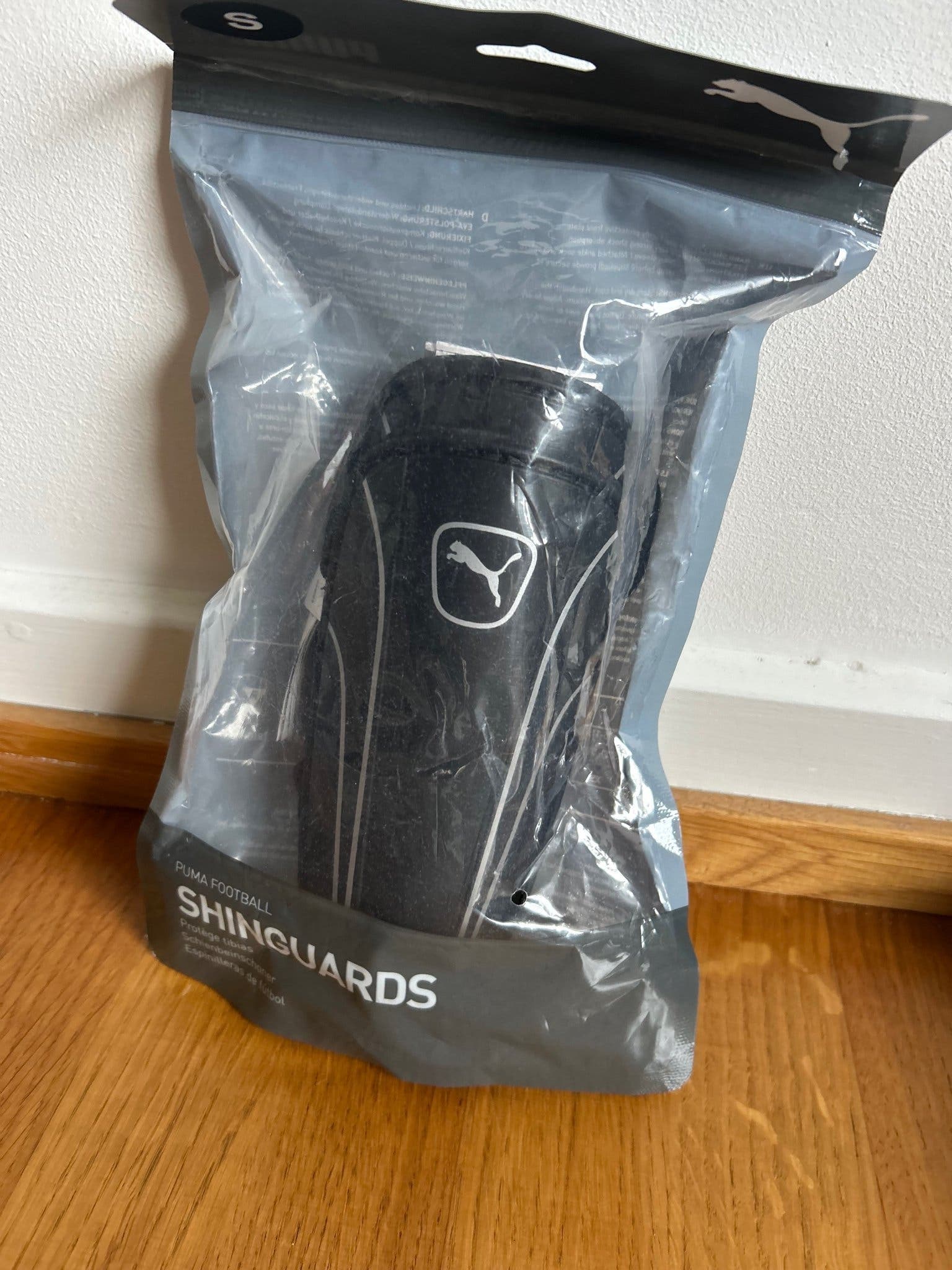 Puma Fotbollsbenskydd, storlek S