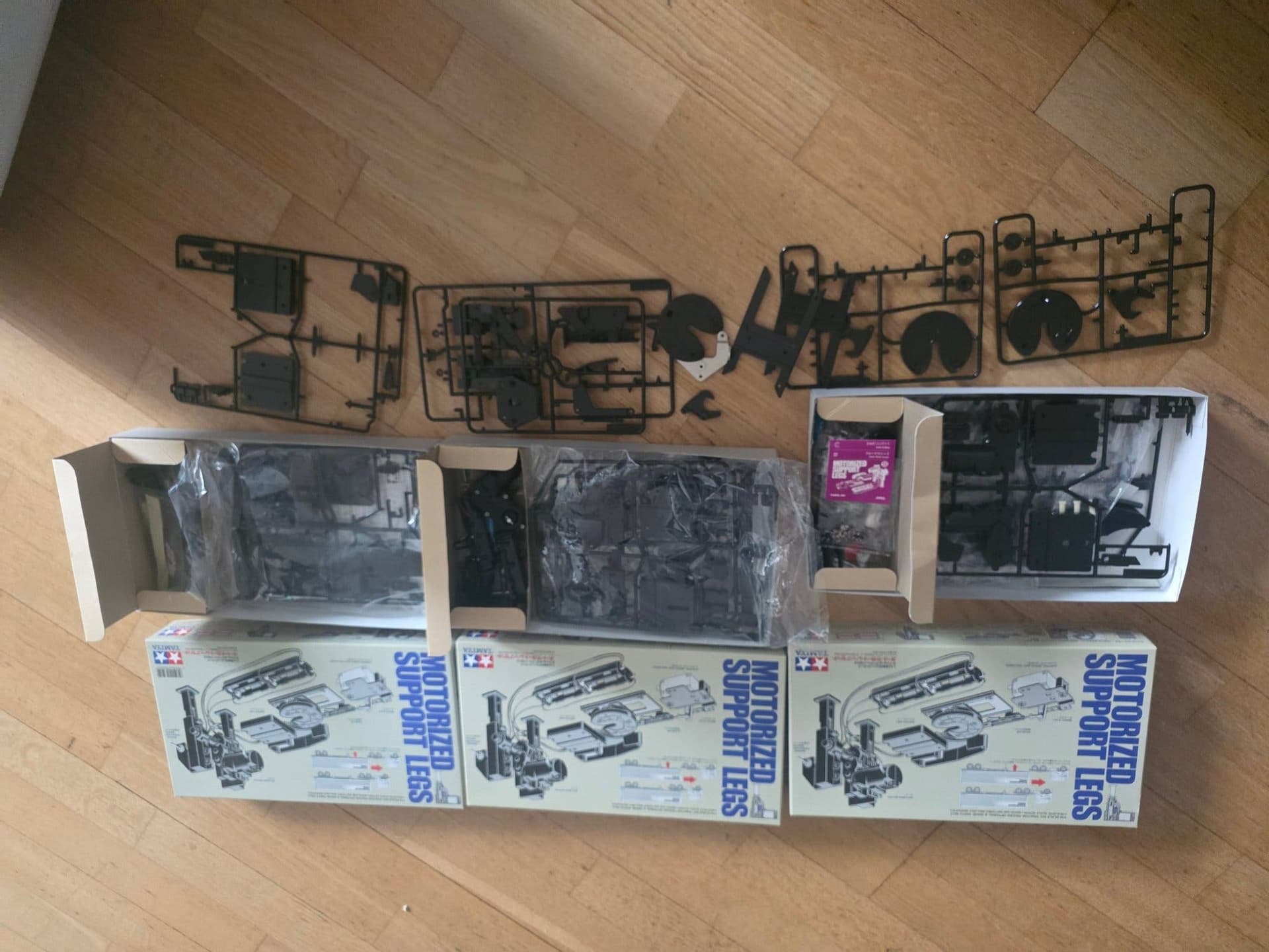 Tamiya motoriserade stödben till tamiya trailer.