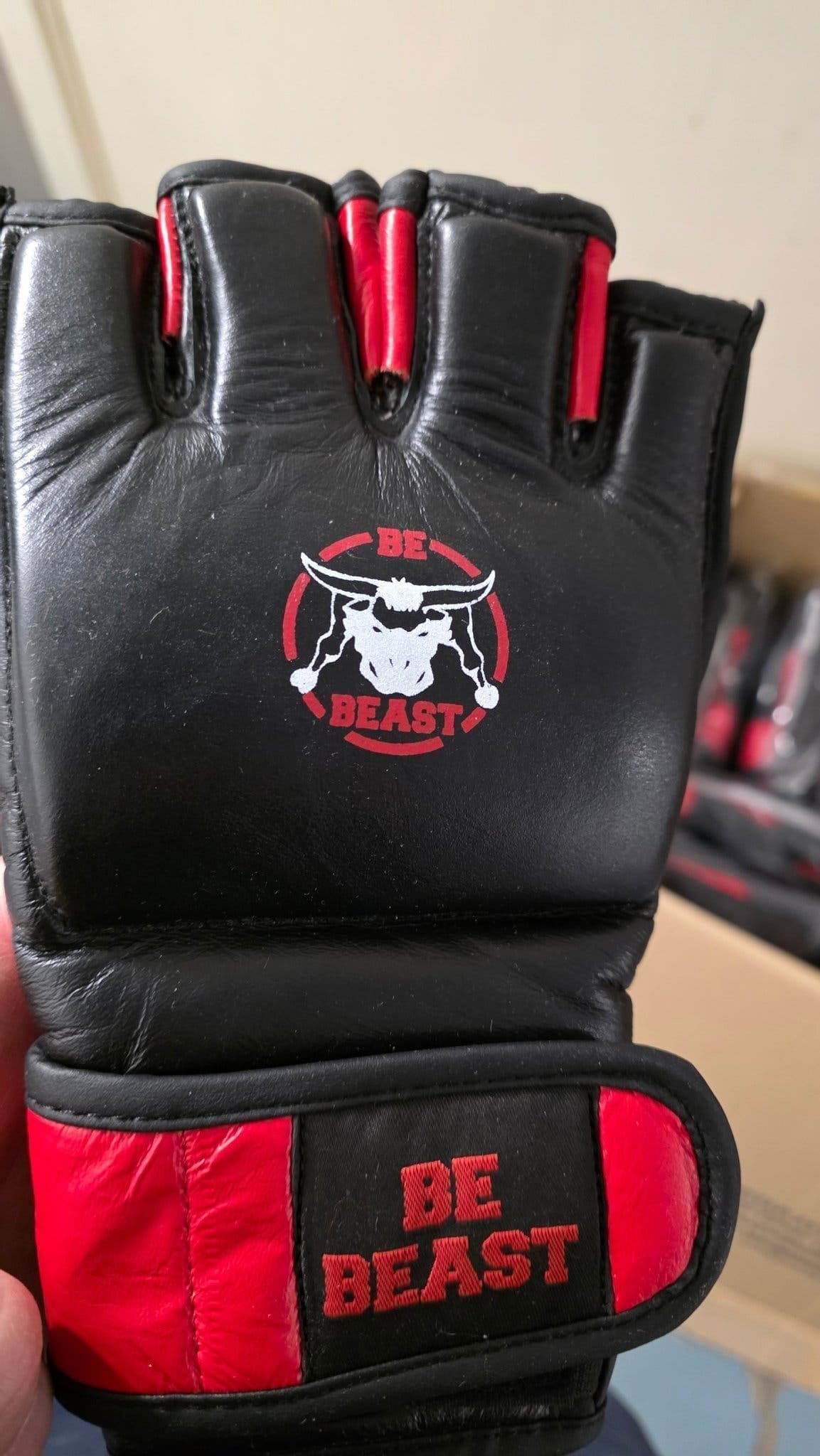 MMA-handskar BE BEAST – 24 par – Unikt eget varumärke