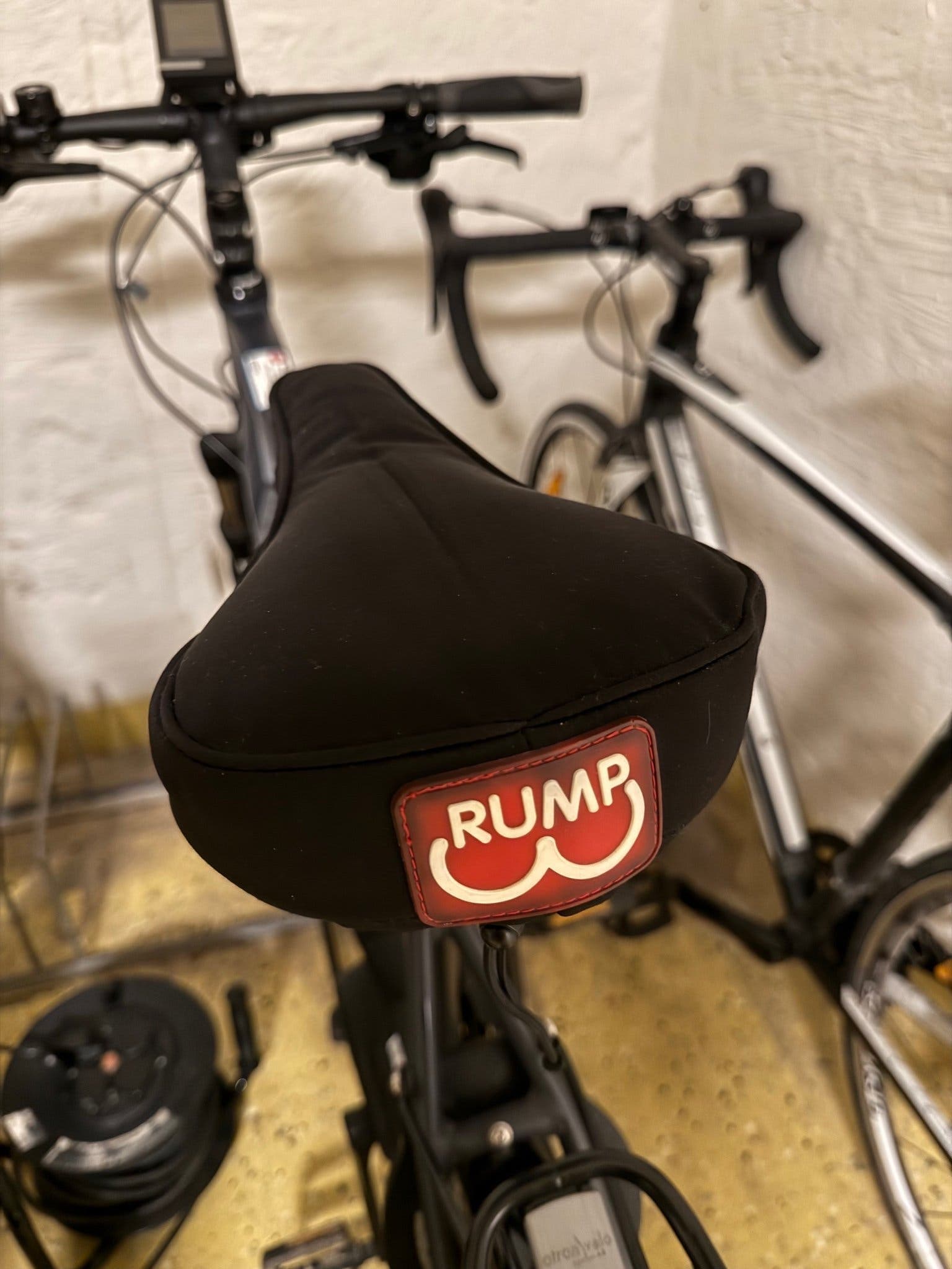 Warm RUMP Vetekudde / Sadelvärmare för cykel – Svart