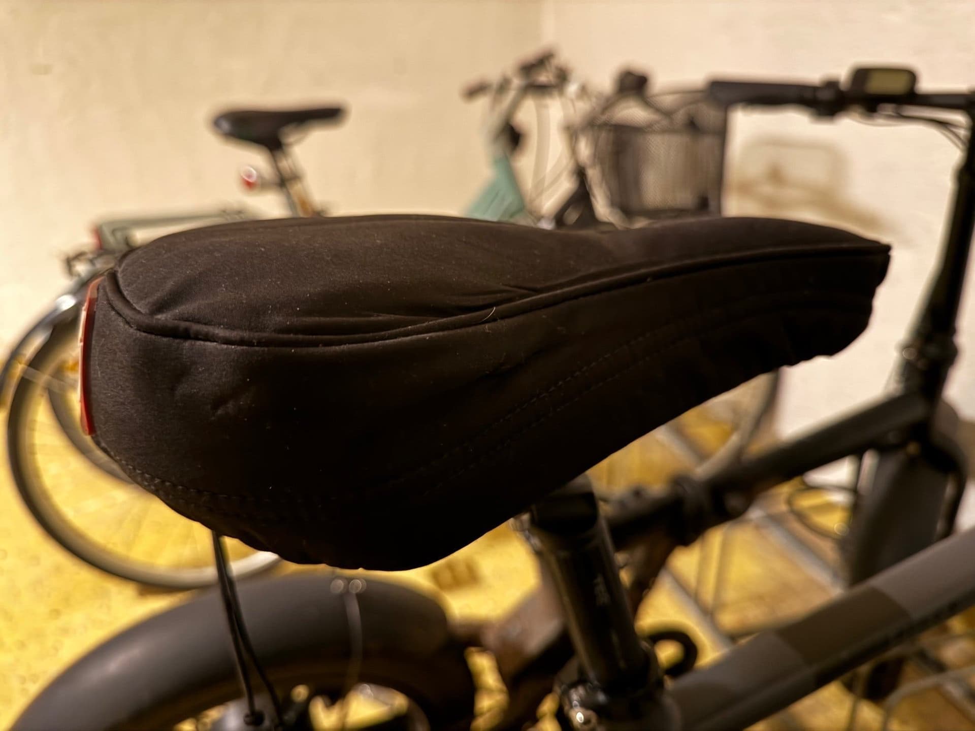 Warm RUMP Vetekudde / Sadelvärmare för cykel – Svart