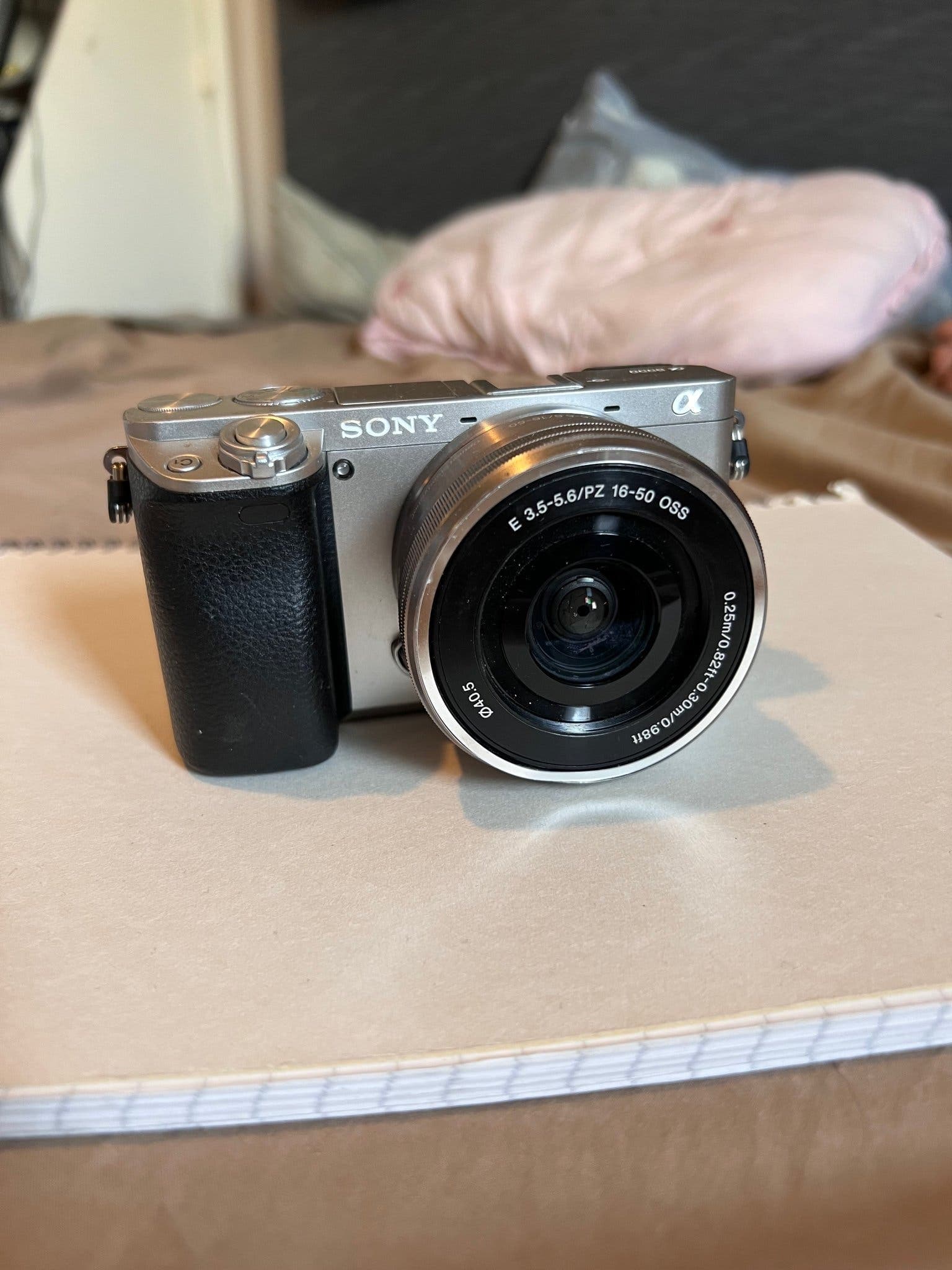 Sony A6000 Systemkamera med objektiv