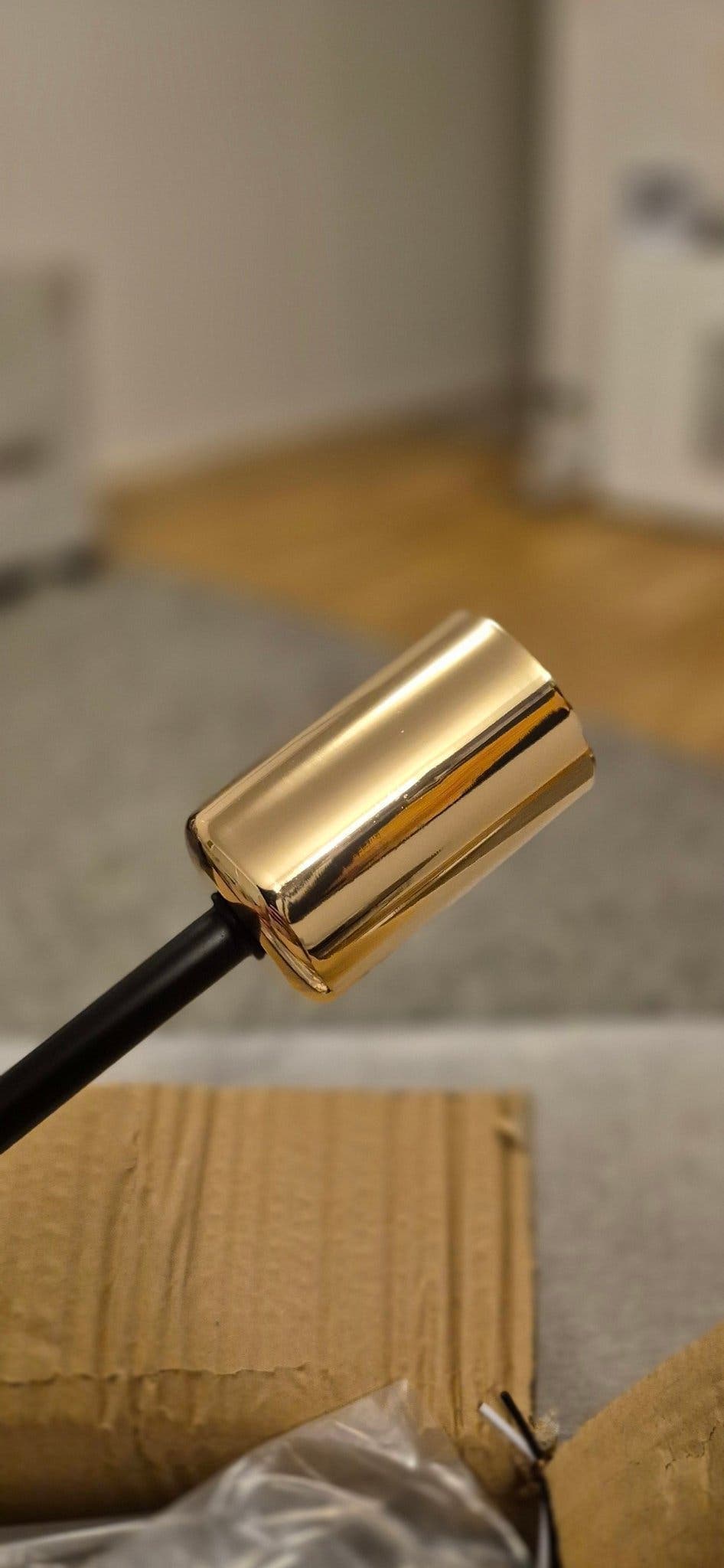Modern satellitkrona/ taklampa med 6 ljusarmaturer – Svart & guld, E27/E26