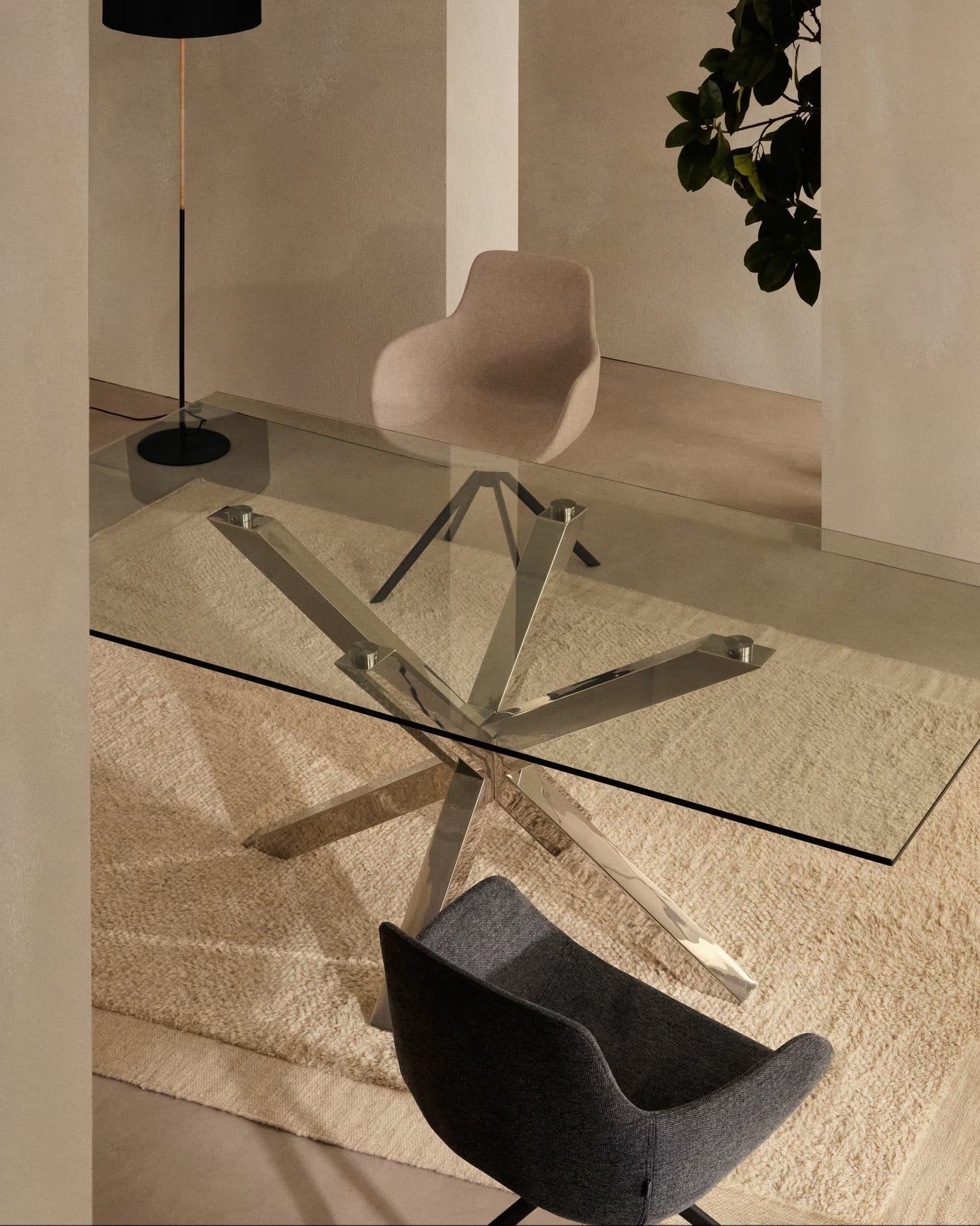 Glasbord med underrede i metall