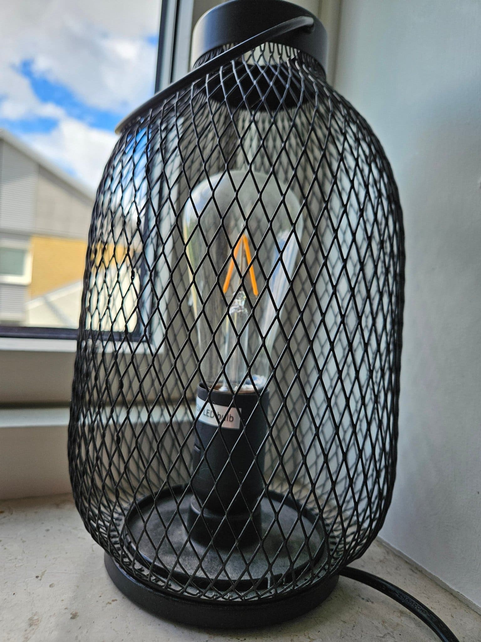 Bordslampa i metall