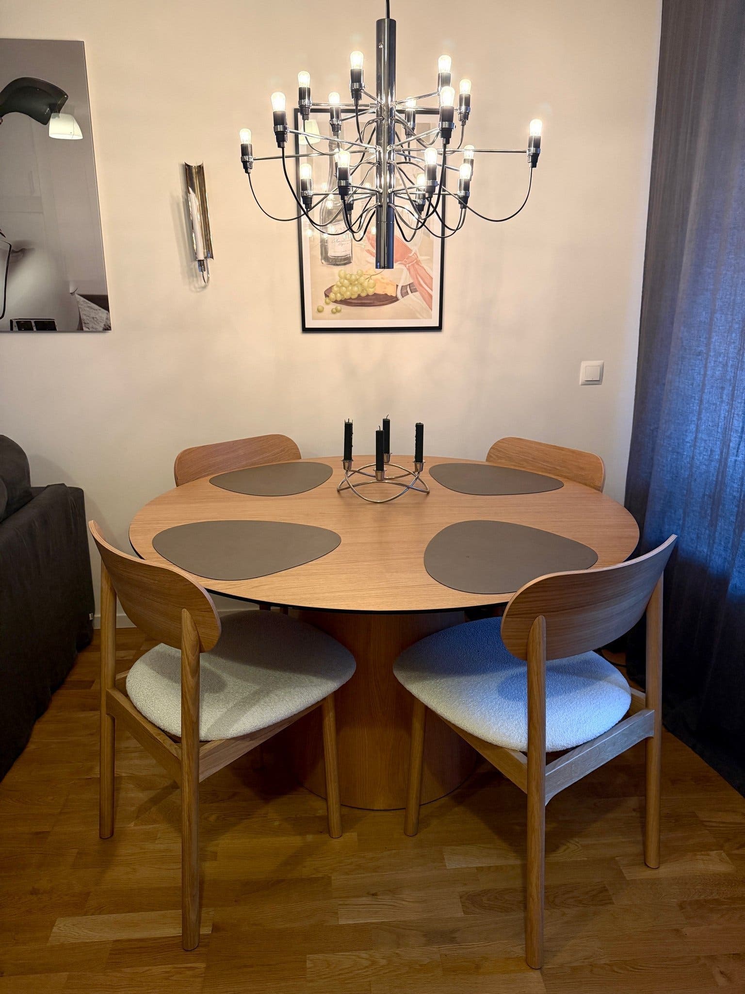 Decotique Social matbord 130 cm