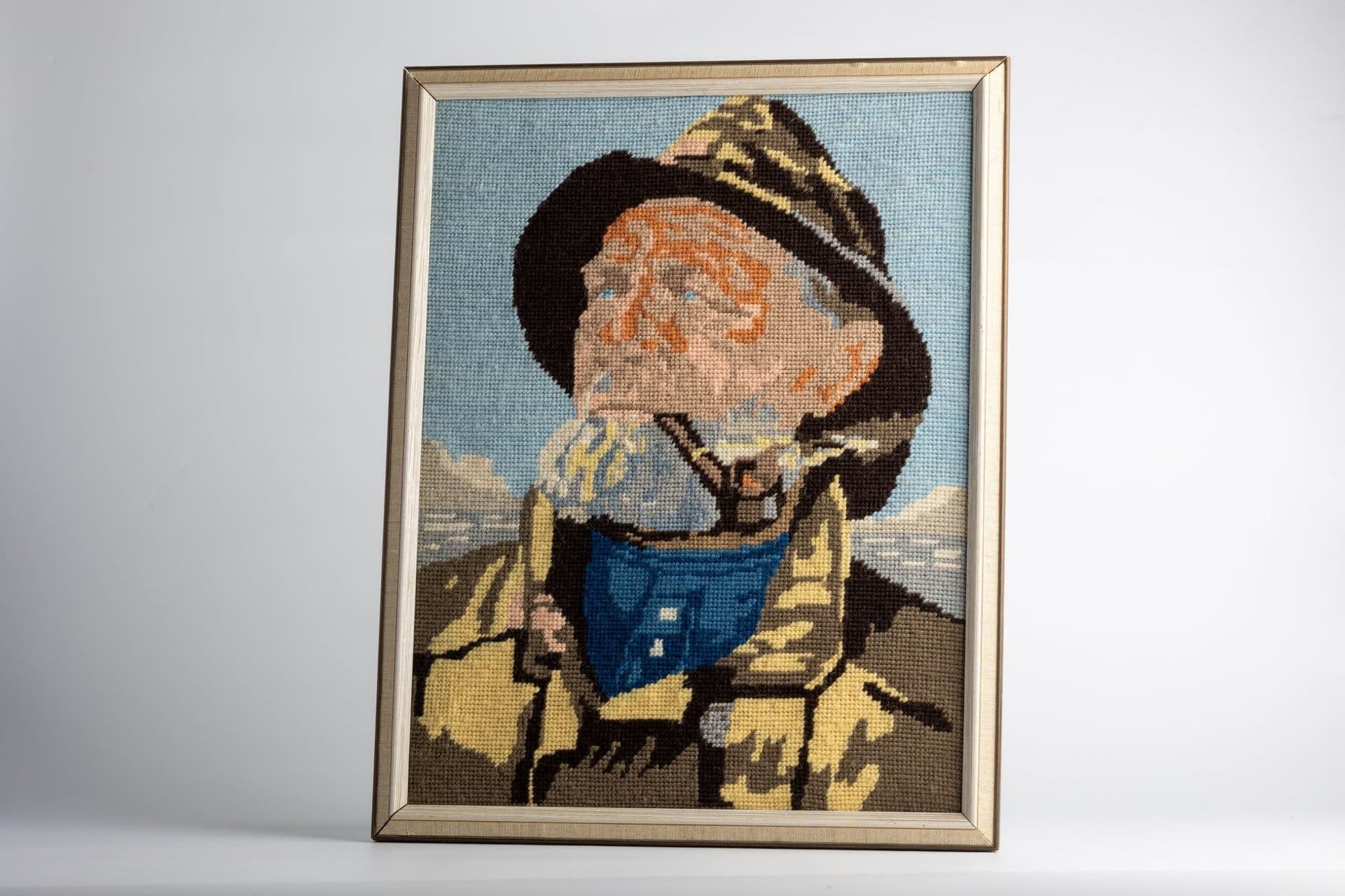 Tavla, Broderad bild "fiskargubben" "sjöbjörnen" 1979 44x34,5cm