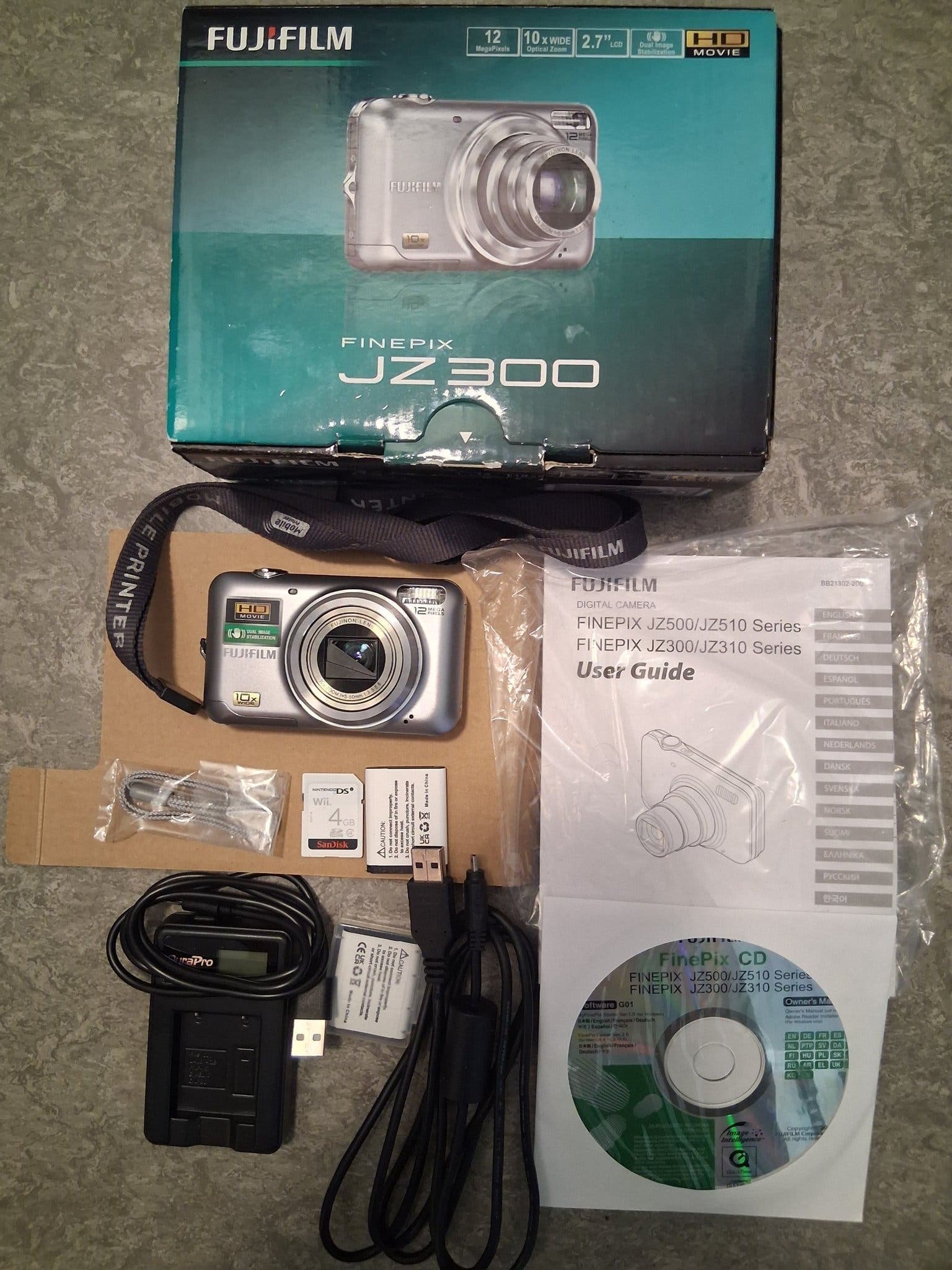 Digitalkamera Fujifilm FinePix JZ300 12.1 megapixlar i fint skick + tillbehör
