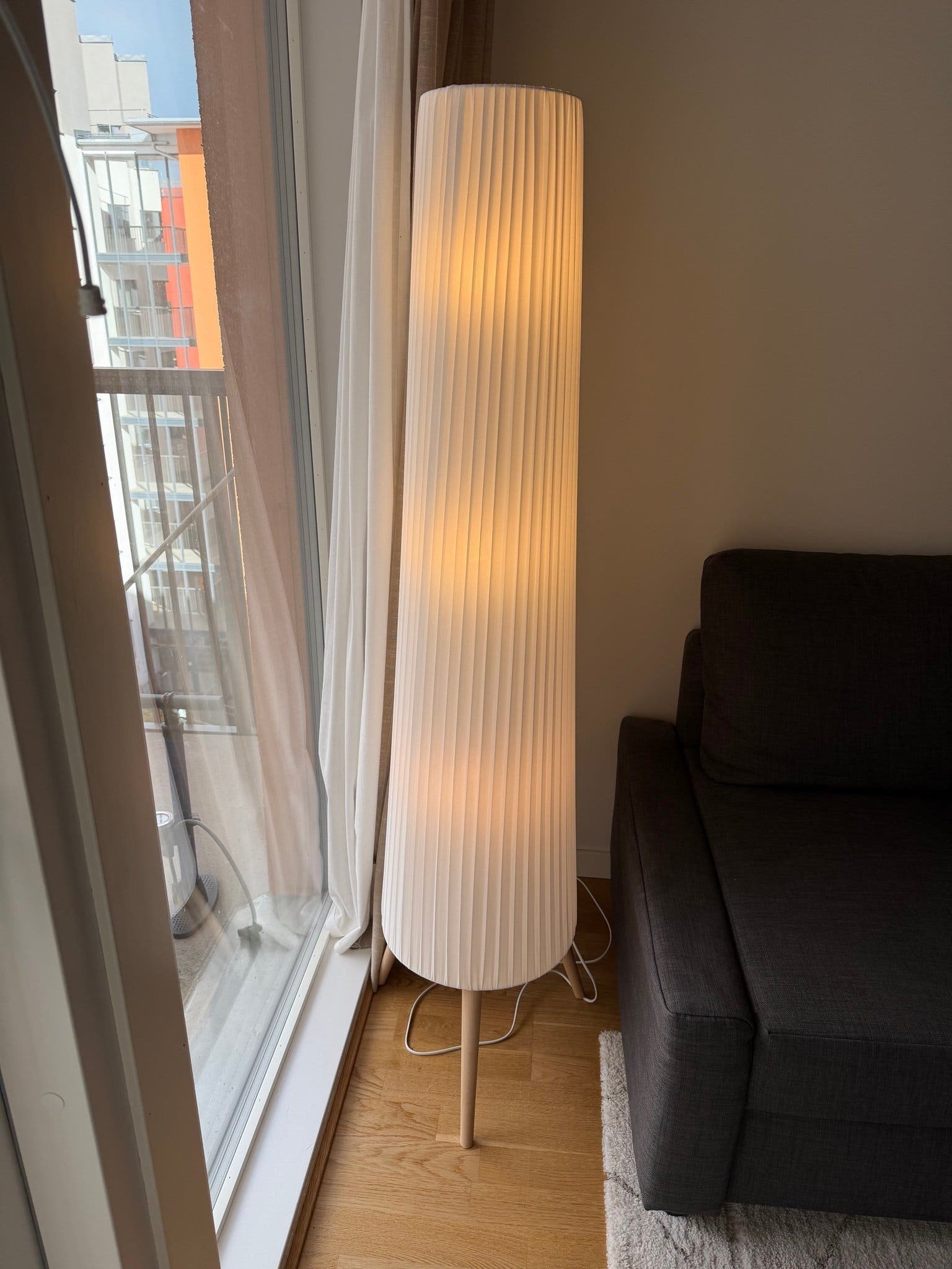IKEA Golvlampa med LED-lampa