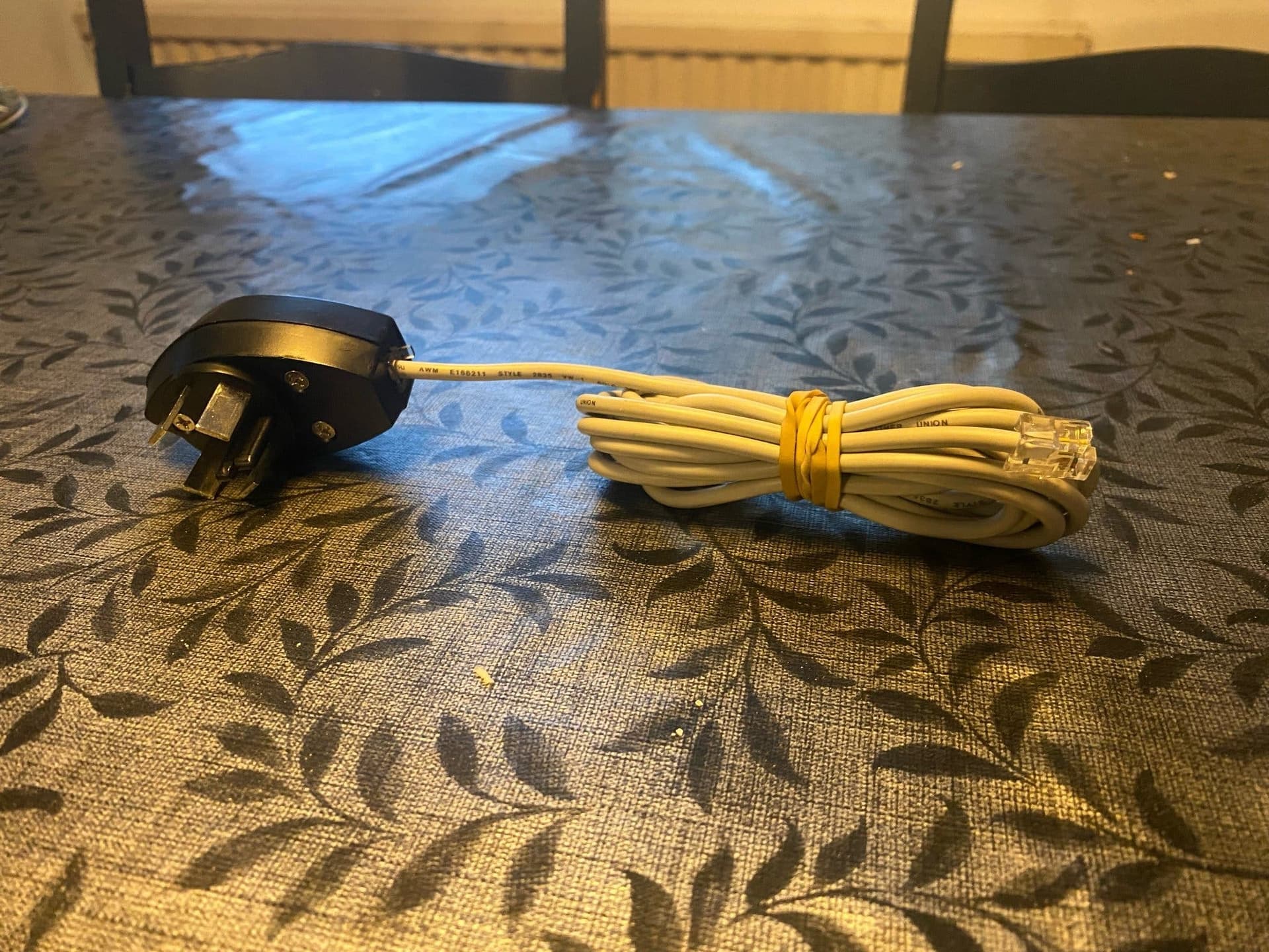 Kontakt till telefonjack, m fiberkabel m nätverkskontakt RJ11