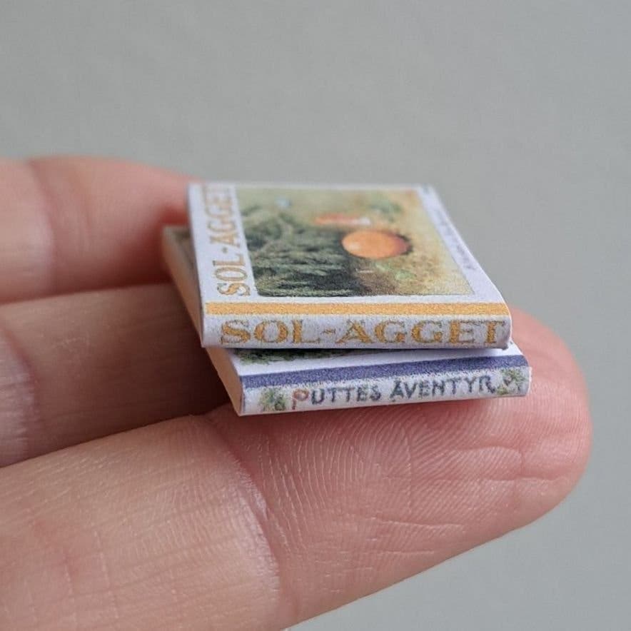 1:12 Dockhus Miniatyr Barnböcker, 2 st