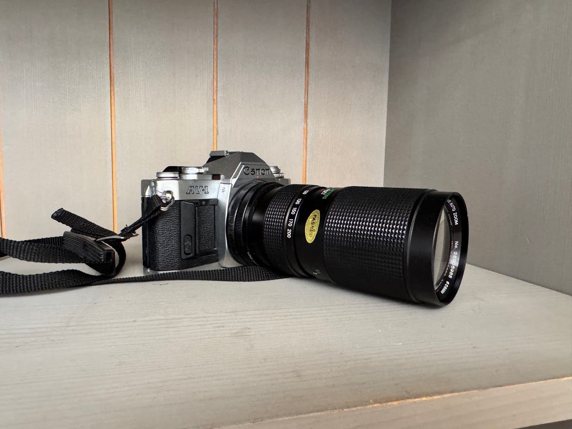 Canon AV-1 Analog systemkamera Vivitar 100-200mm f/4.5 Close Focusing Auto Zoom