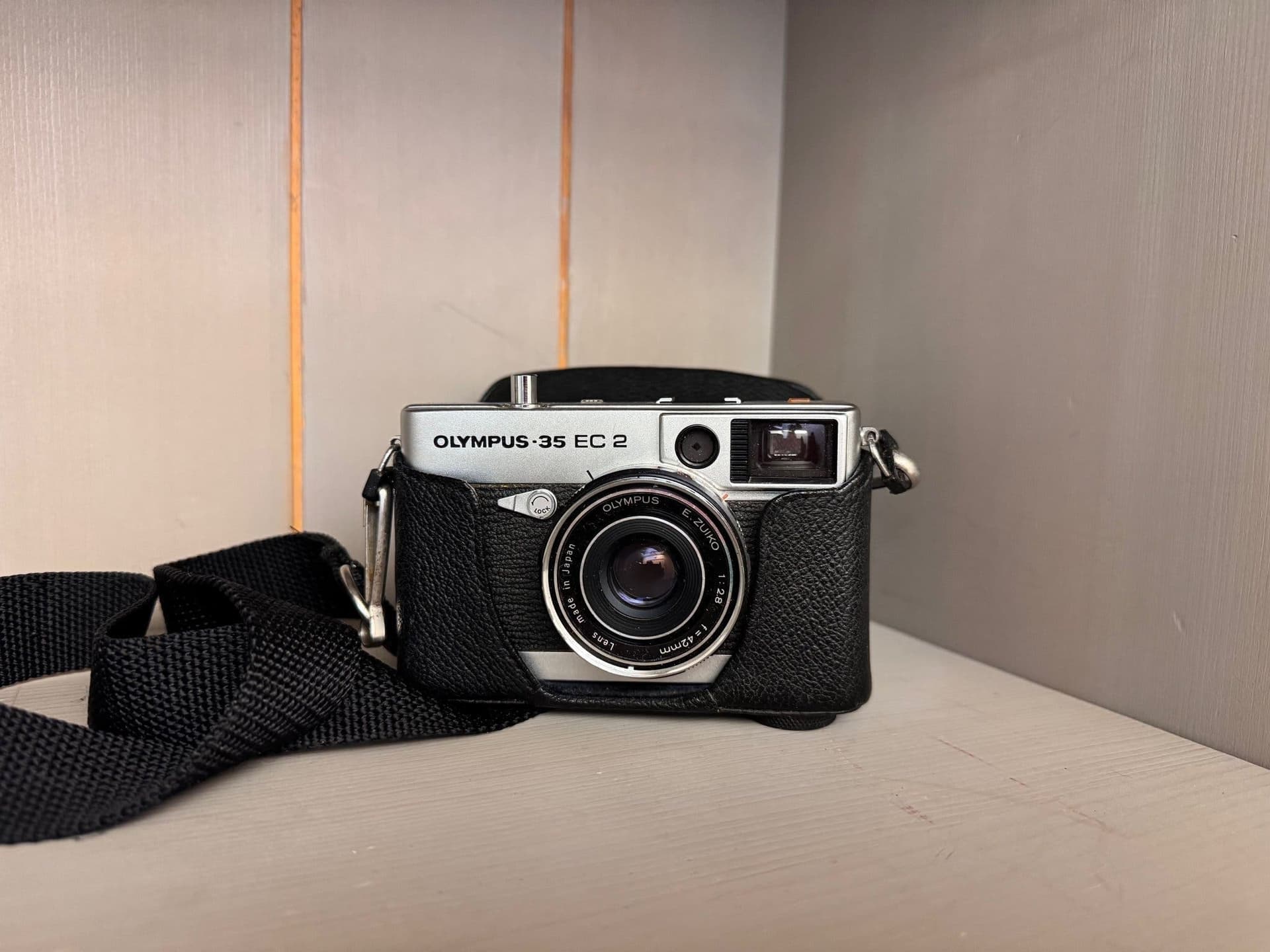 Olympus 35 EC 2 kamera E.Zuiko 1:2.8 f=42mm lins