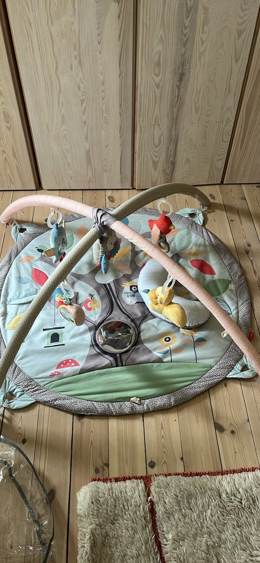 Babygym med leksaker