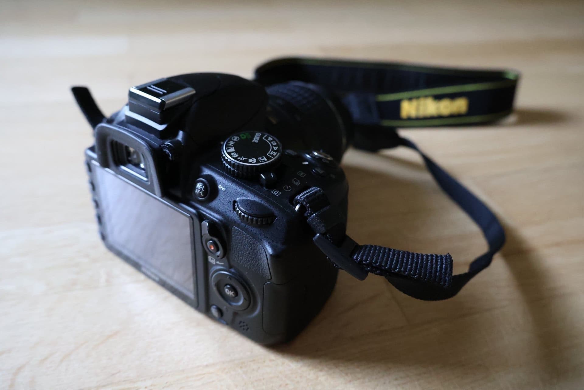 Nikon D3100 systemkamera med två objektiv - <500 exponeringar
