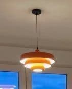 Taklampa i orange metall 70-tal