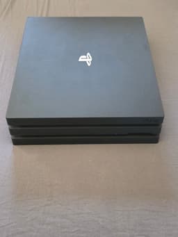 PS4 Pro (7216B) | FW 9.60 | 250GB Samsung SSD | Nyservad & Knäpptyst!