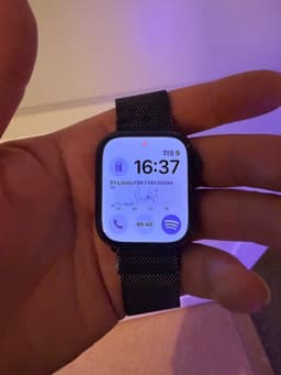 Apple Watch Series 8 GPS 45mm Svart med Milanese Loop