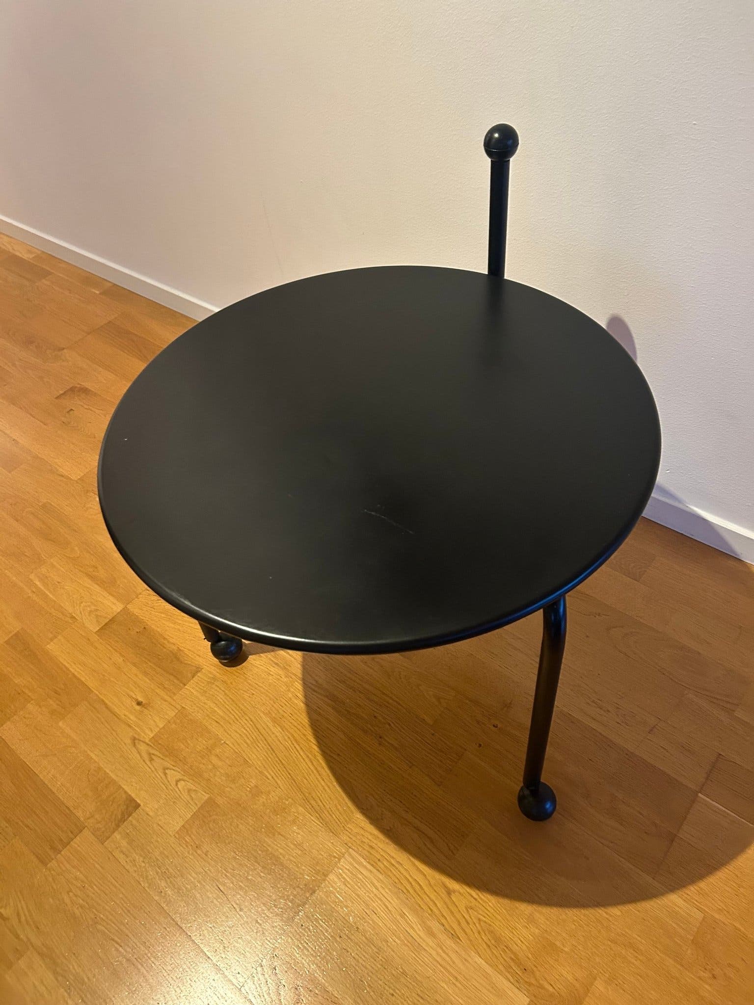TORD BJÖRKLUND. FÄLLBORD, "BOGEN sidobord / avlastningsbord