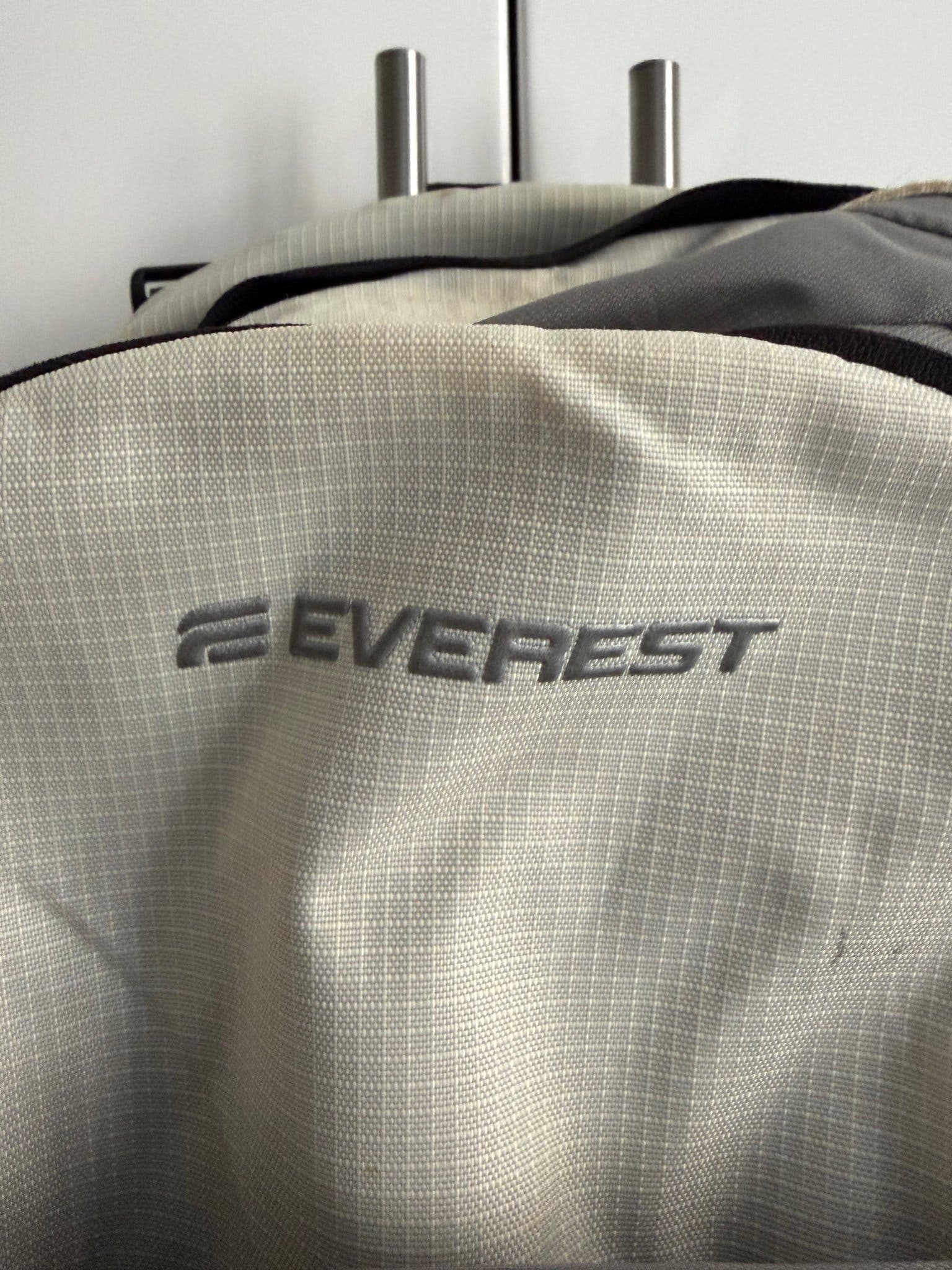 Everest vandringsryggsäck 28L Svart/Grå/Vit