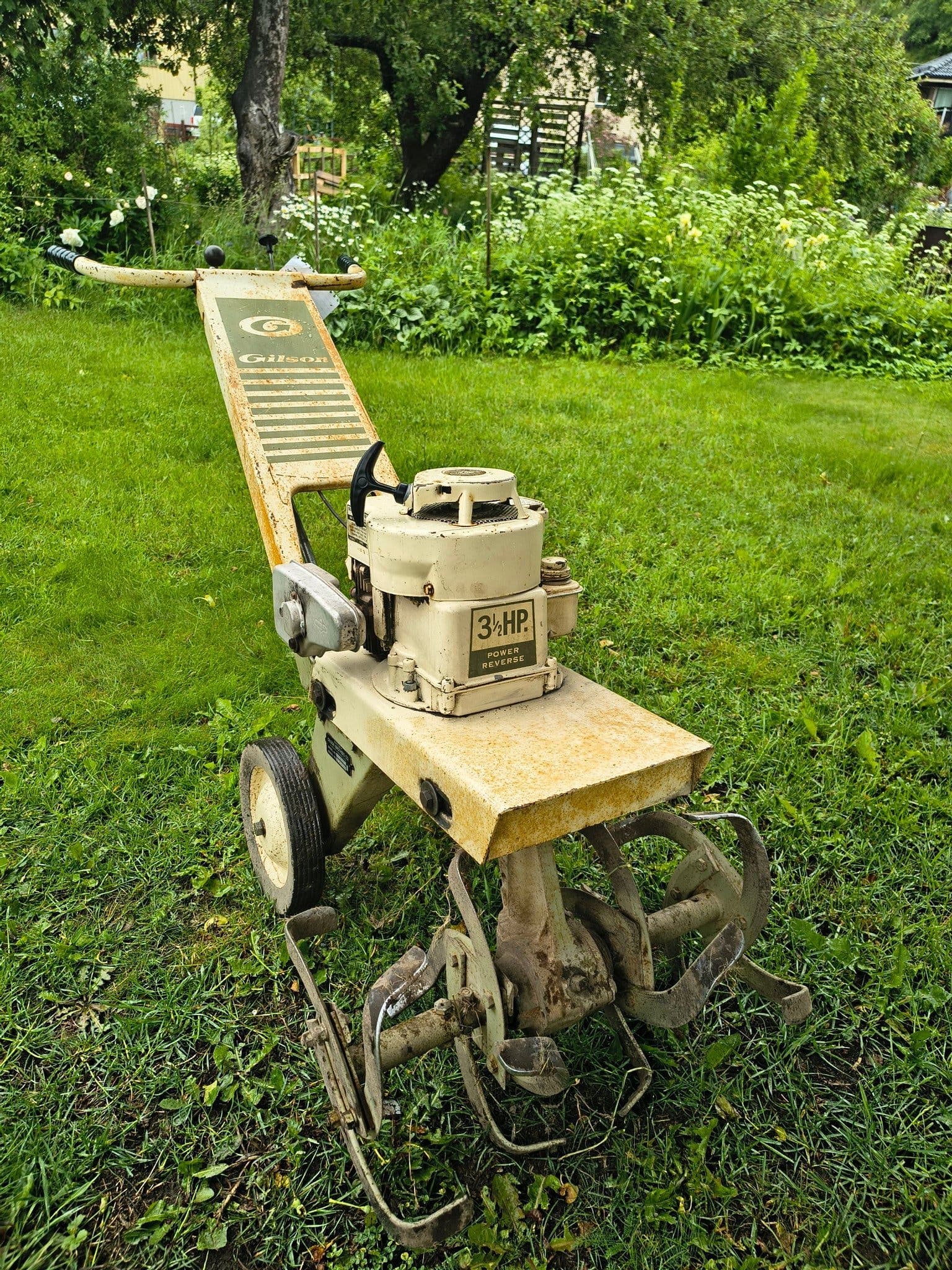 Gilson jordfräs med Briggs & Stratton 3,5 hk motor
