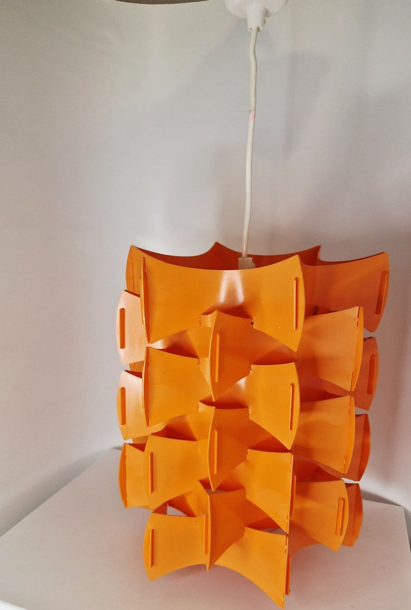Retro taklampa i orange plast – Space Age / 60–70-tal