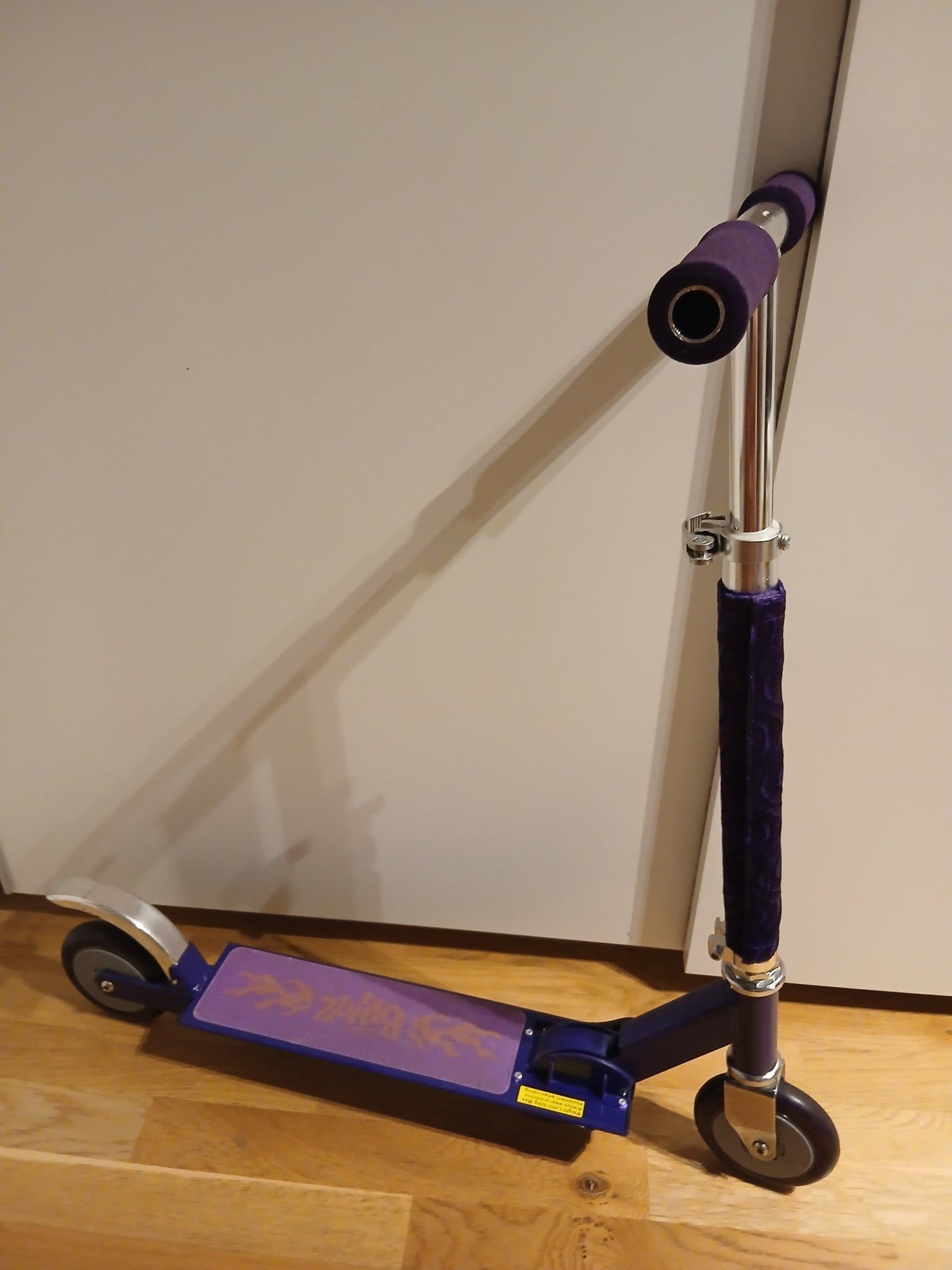 Bratz sparkcykel i lila färg nyaskick