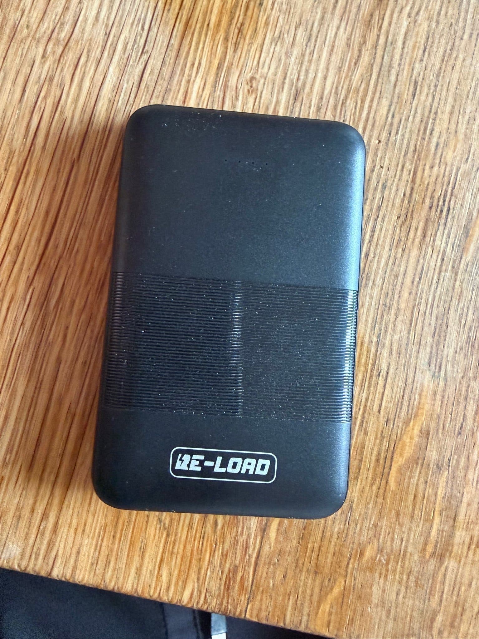 RE-LOAD Powerbank 5000mAh USB-C – kompakt modell med dubbla USB