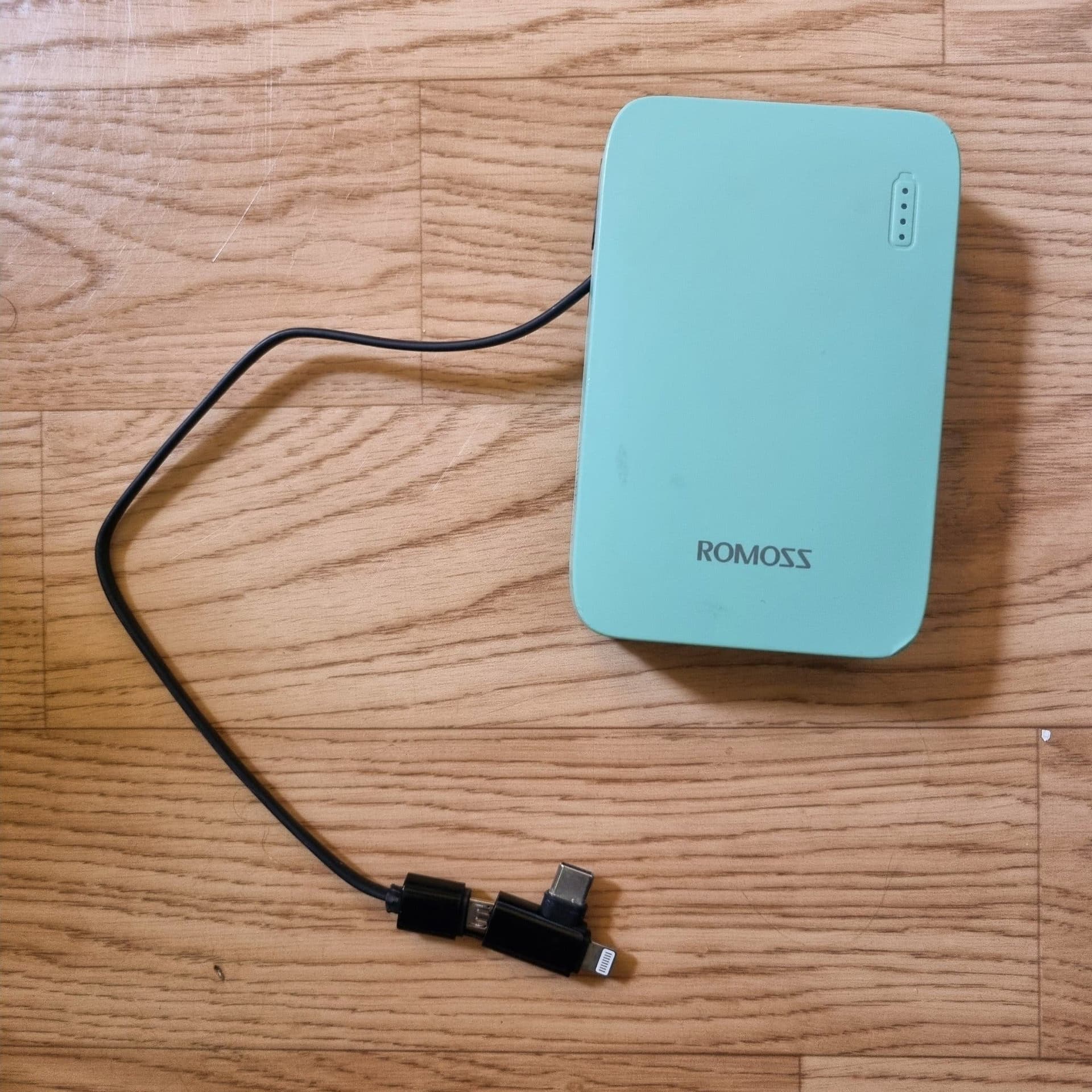 Powerbank med sladd 10000 mAh