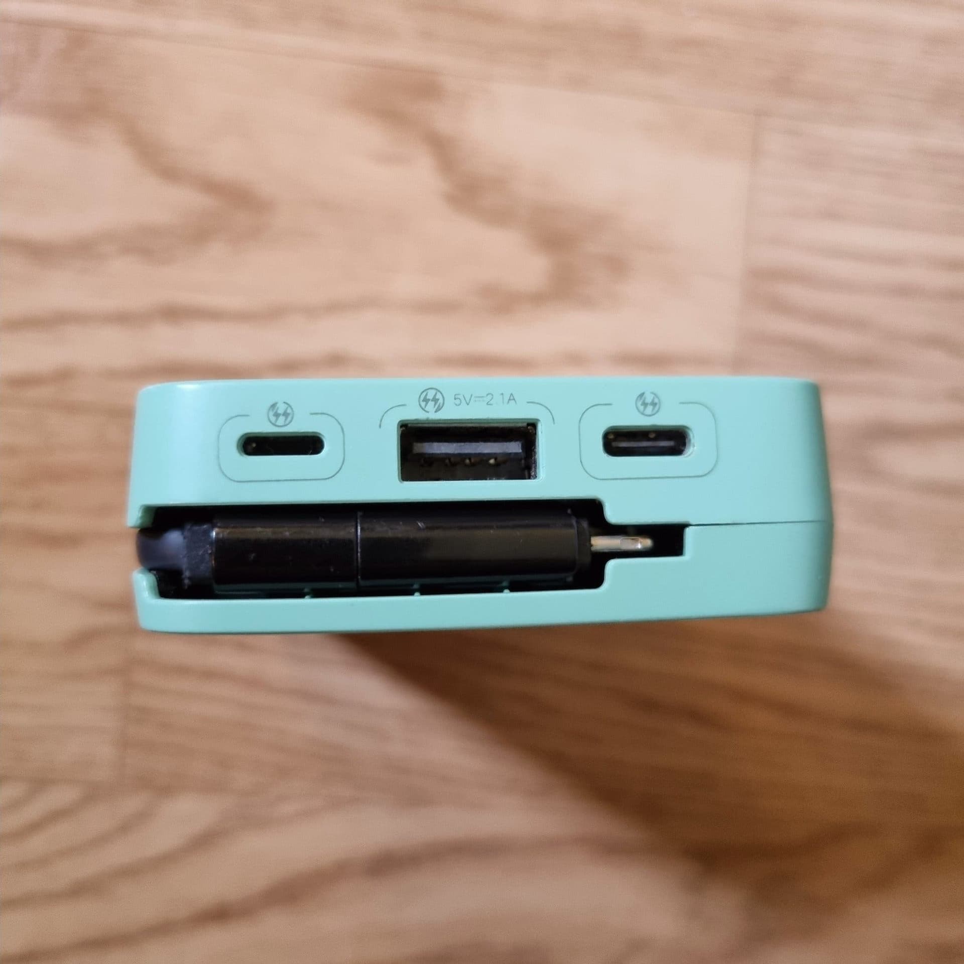 Powerbank med sladd 10000 mAh