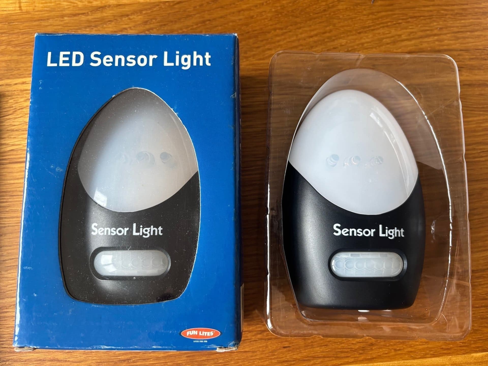 2 LED Sensor Light / lampor i plast med 3 LED-lampor