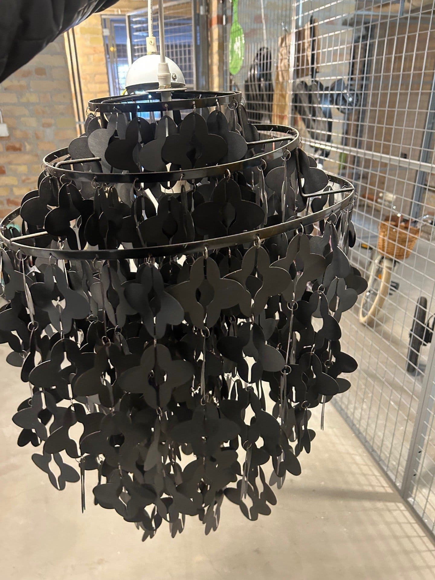 Taklampa med fjärilsdetaljer lampa ev Olsson & Jensen