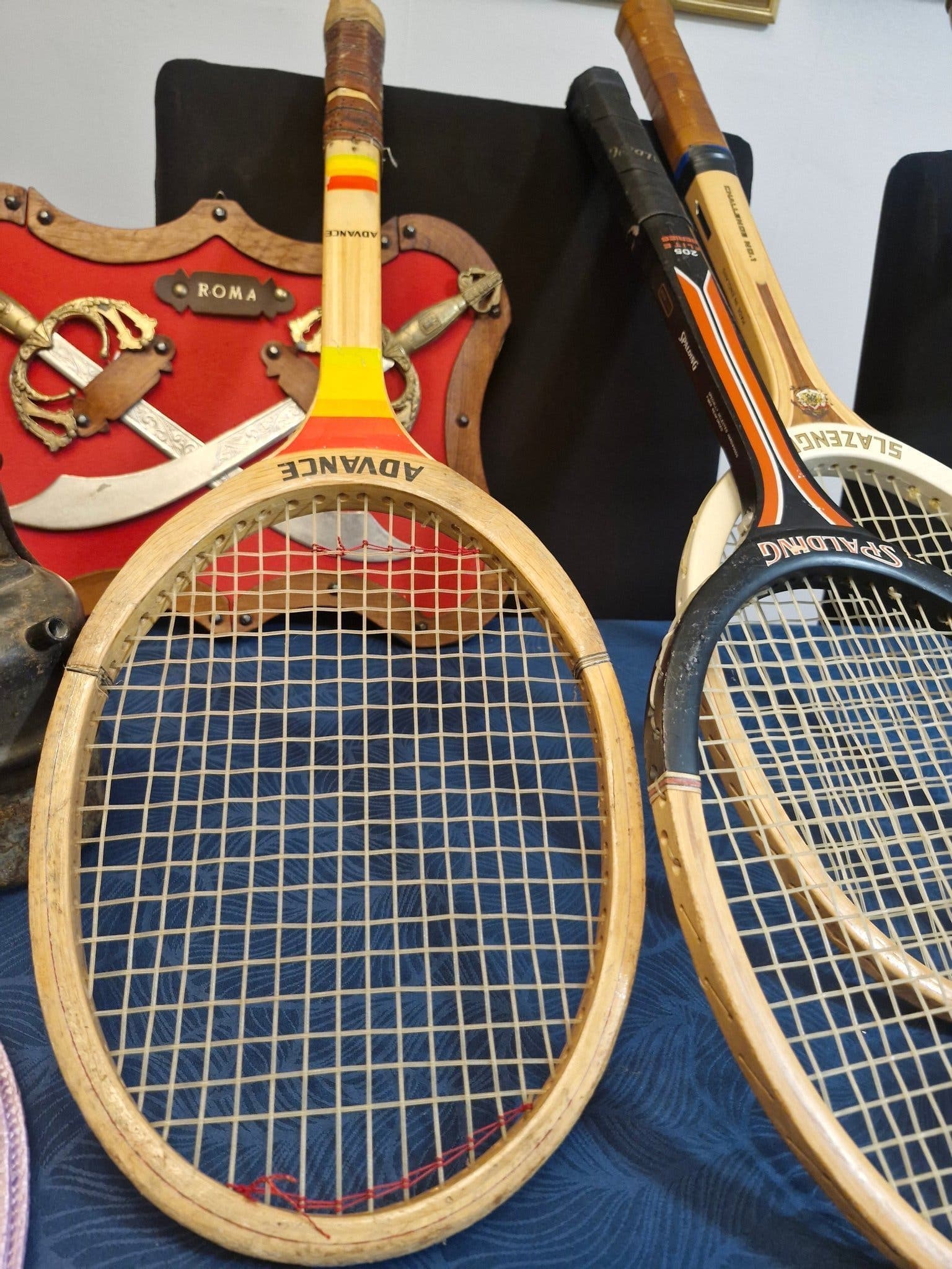 Vintage träracket "Advance" för tennis, 68 cm