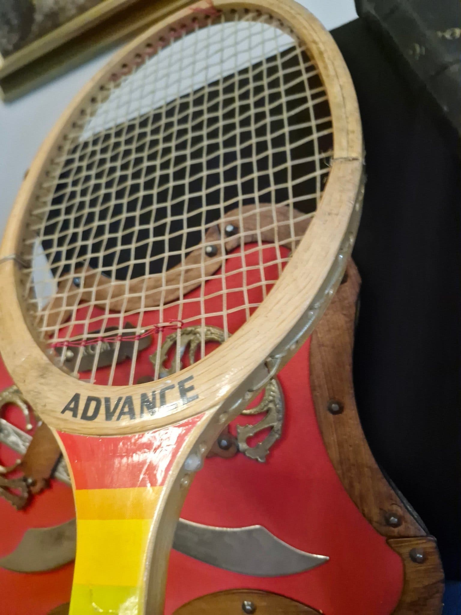 Vintage träracket "Advance" för tennis, 68 cm