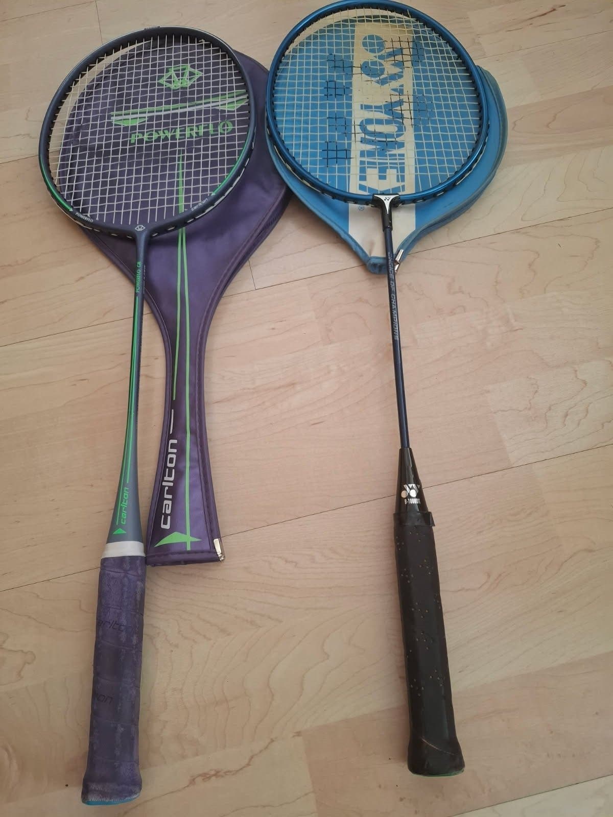 Badmintonracketar, 2 st, Carlton Powerflo och Yonex