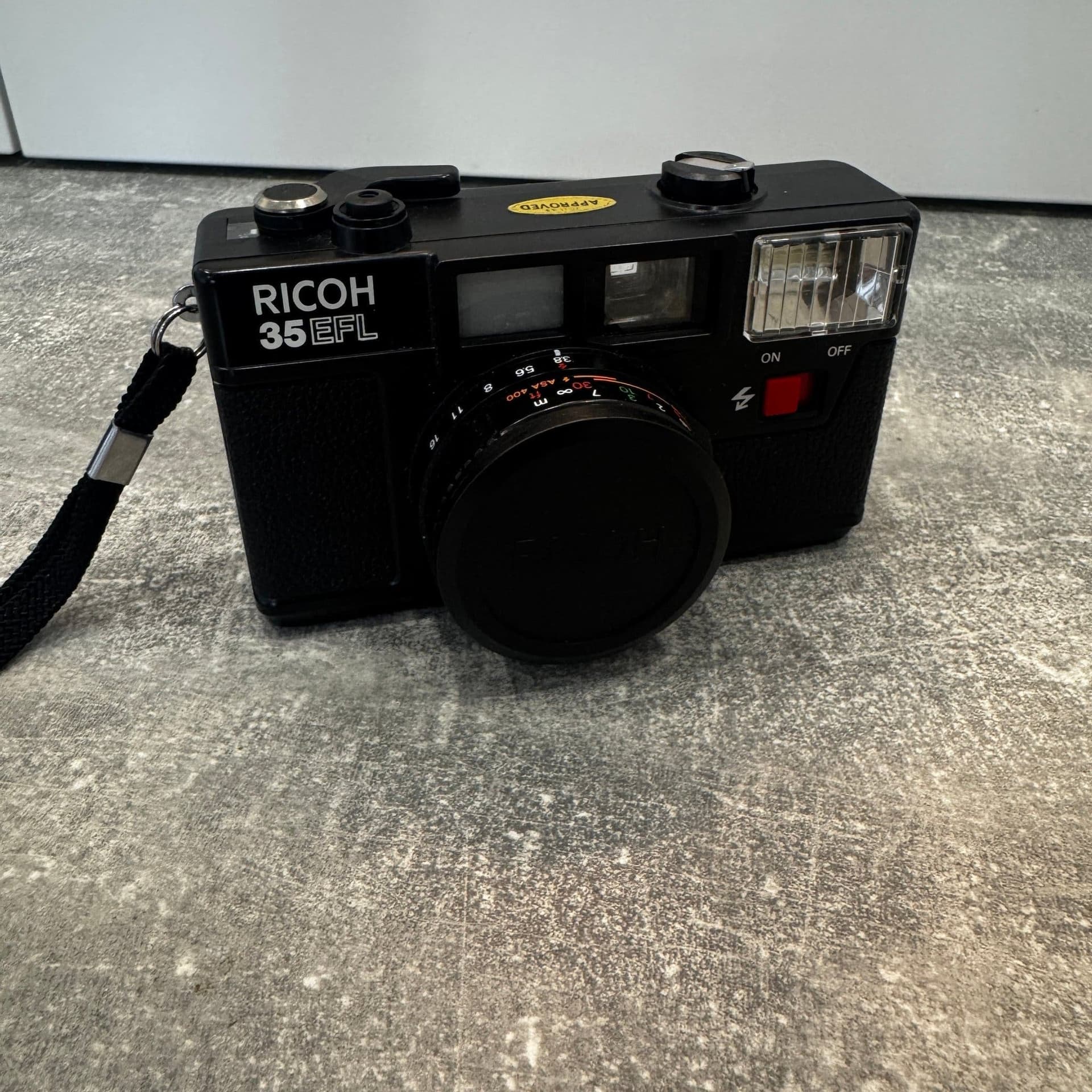Ricoh 35 EFL Analog 35mm Kamera – Color Rikenon 40mm – Vintage + Väska