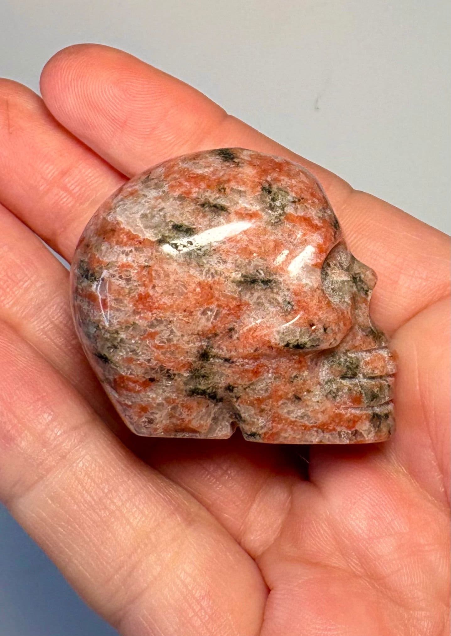 Kristall Döskalle skalle i Röd Sesam Jasper carving