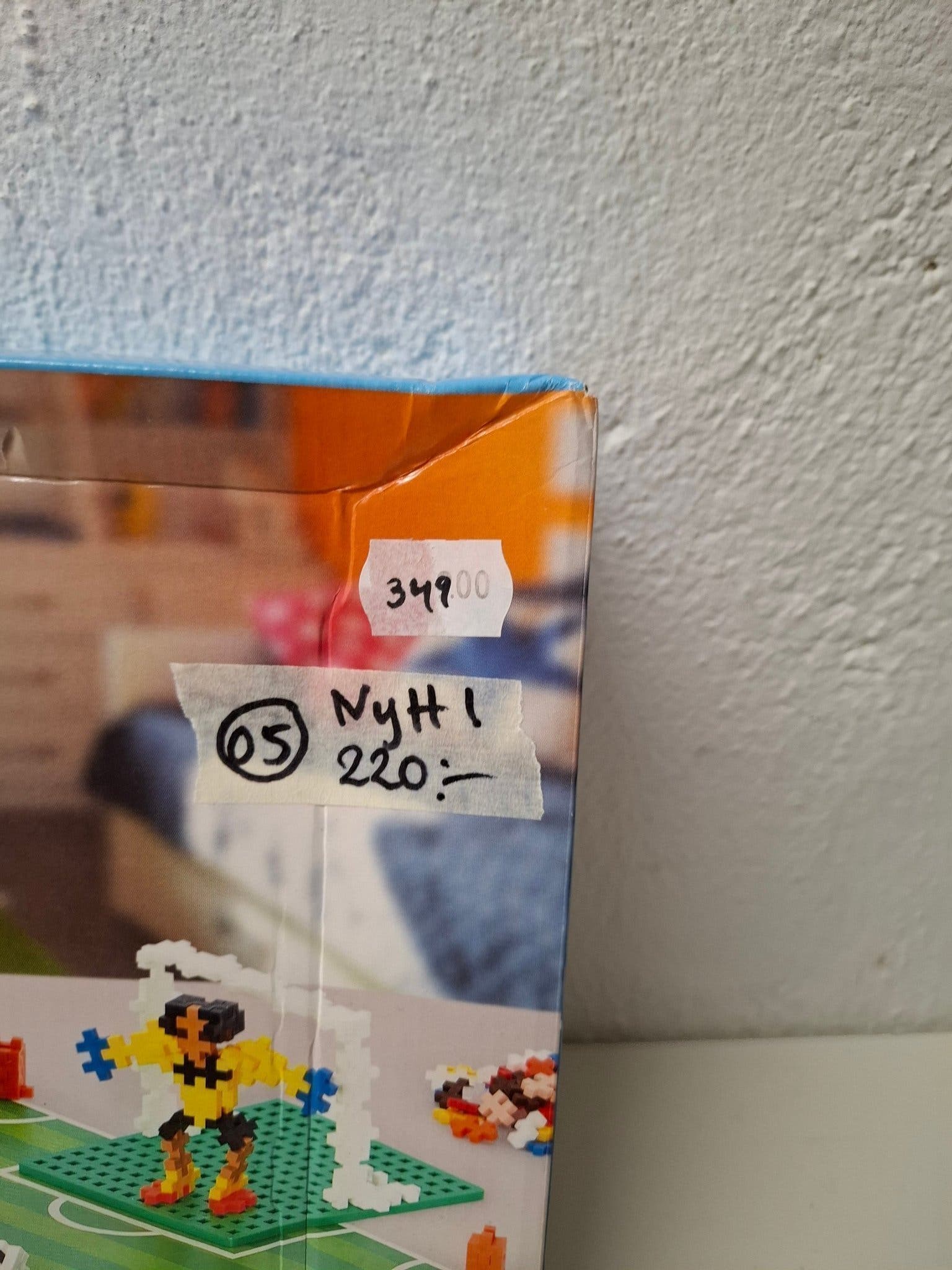 Plus-Plus Lär Att Bygga Sport