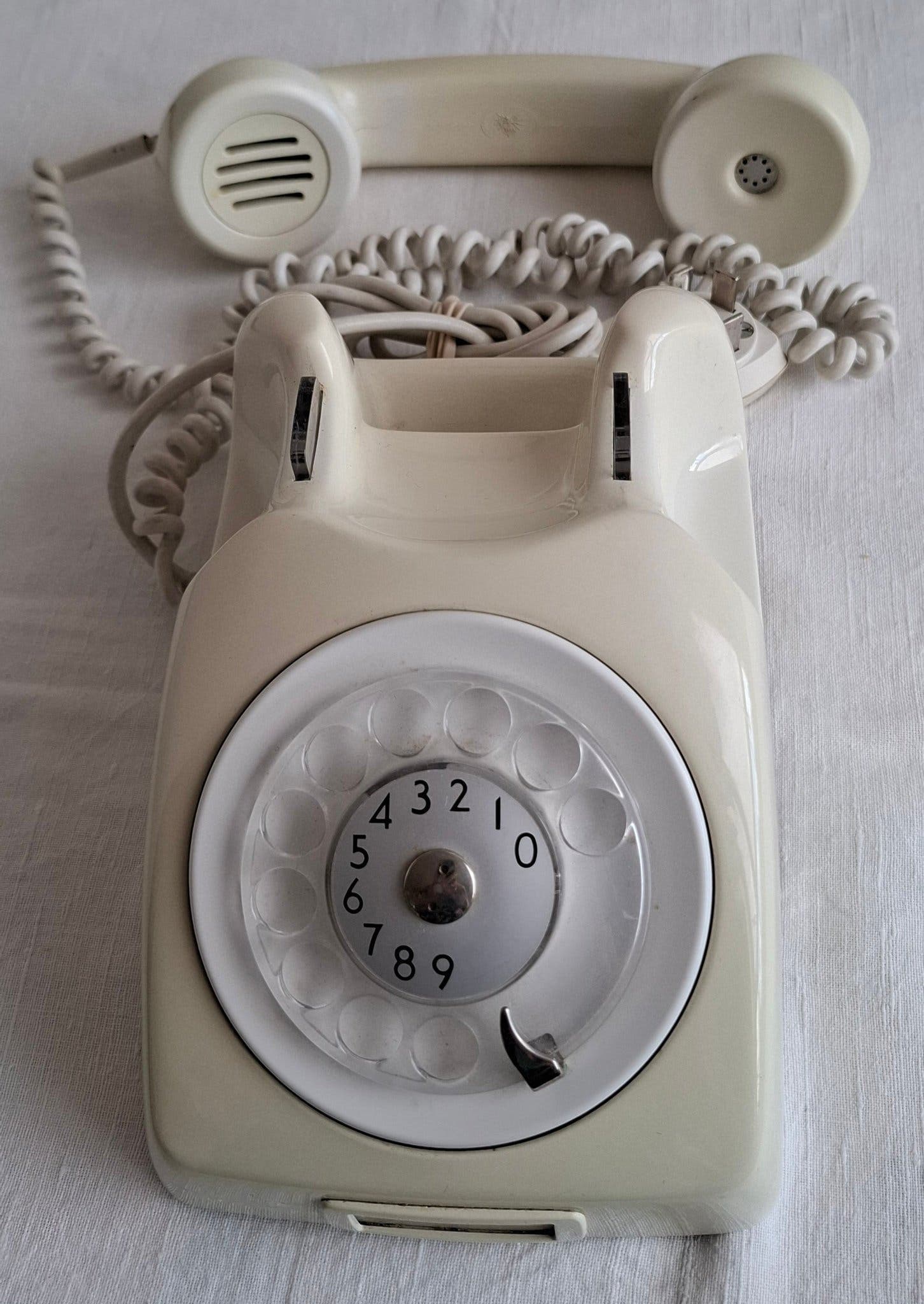 Retrotelefon med fingerskiva