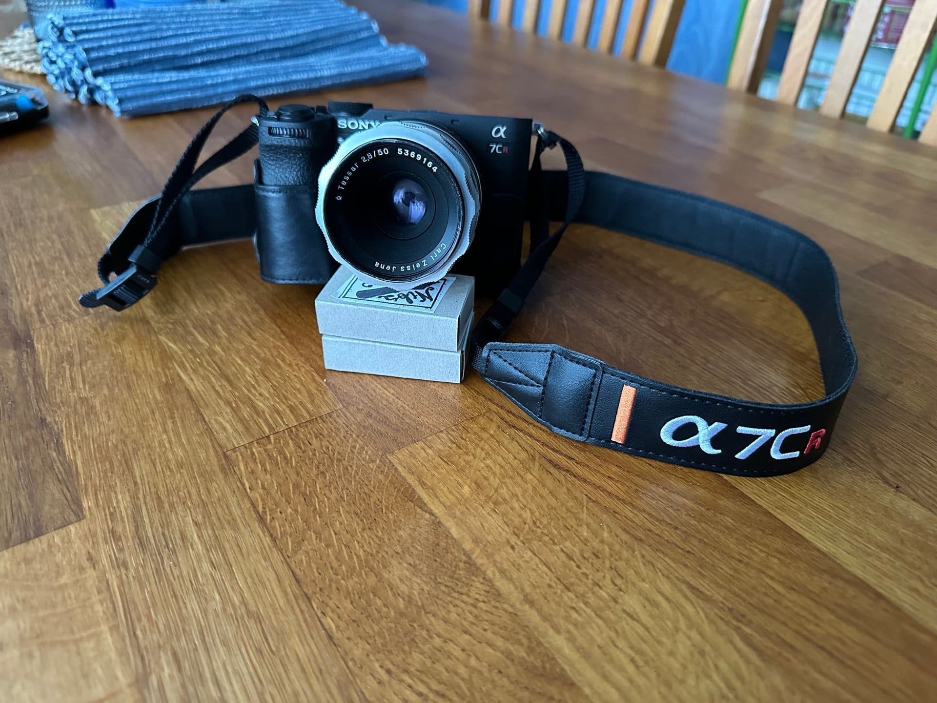 Sony a7CR 61 MP sensor. En 'half case' som skydd.