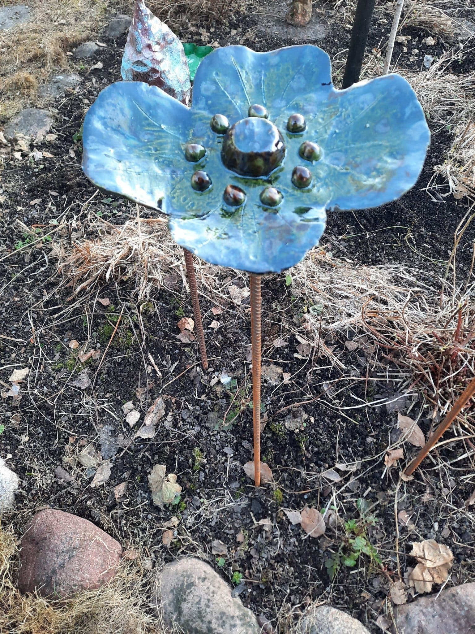Trädgårdsdekoration, keramikblomma