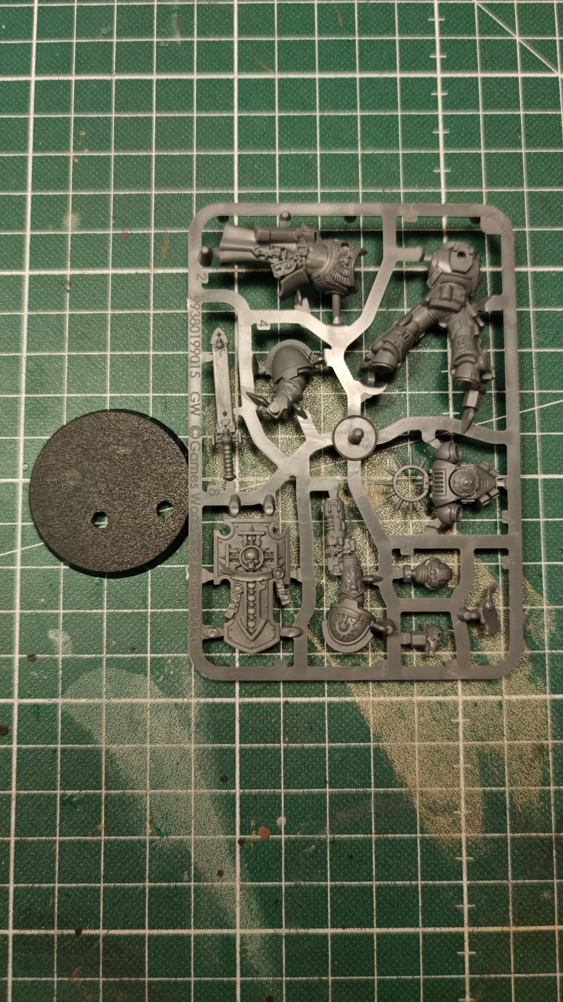 Warhammer 40k - Indomitus - Space Marine Lieutenant ny på sprue