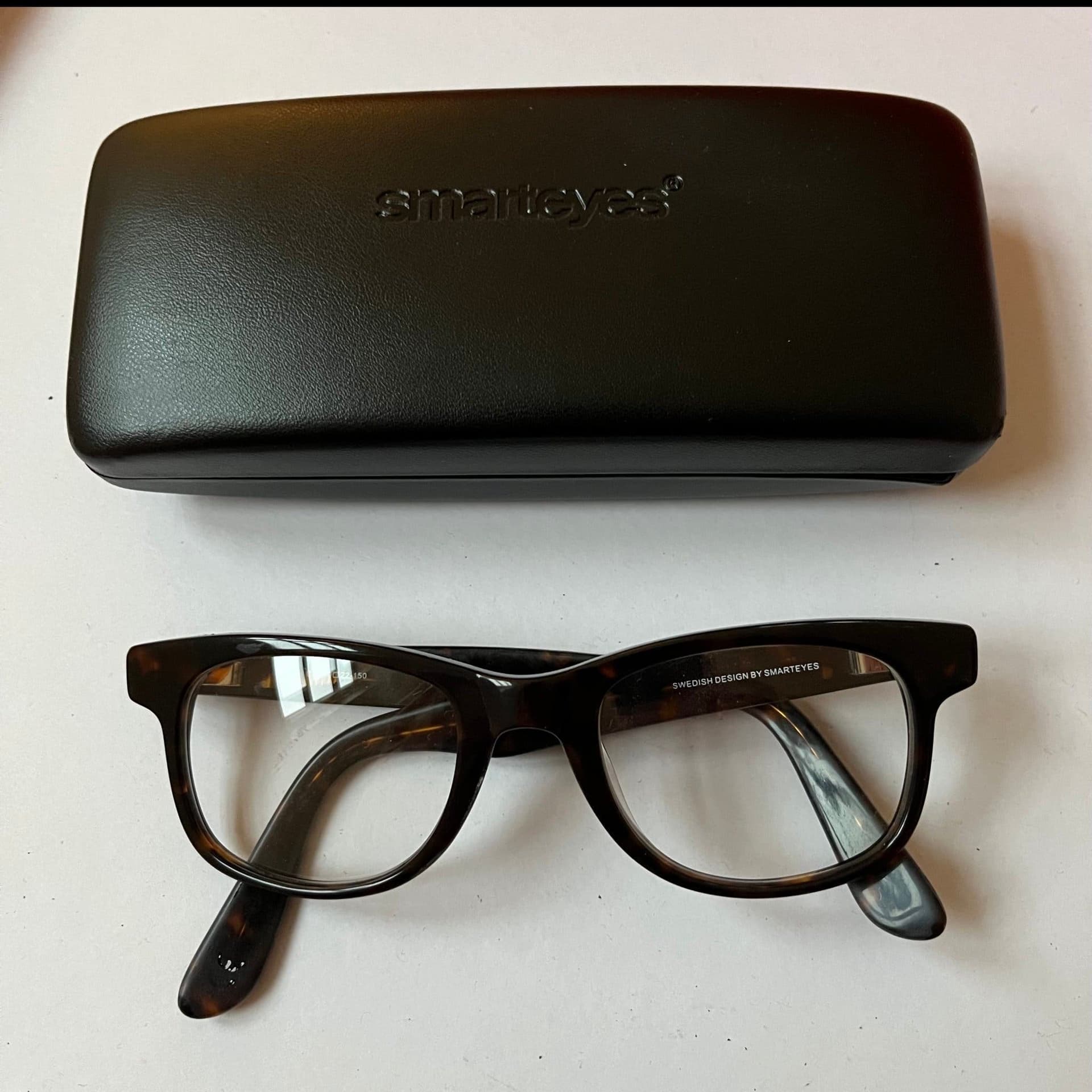 SmartEyes Glasögon med etui