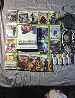 XBOX 360 60 GB HHD 1 handkontroll +spel