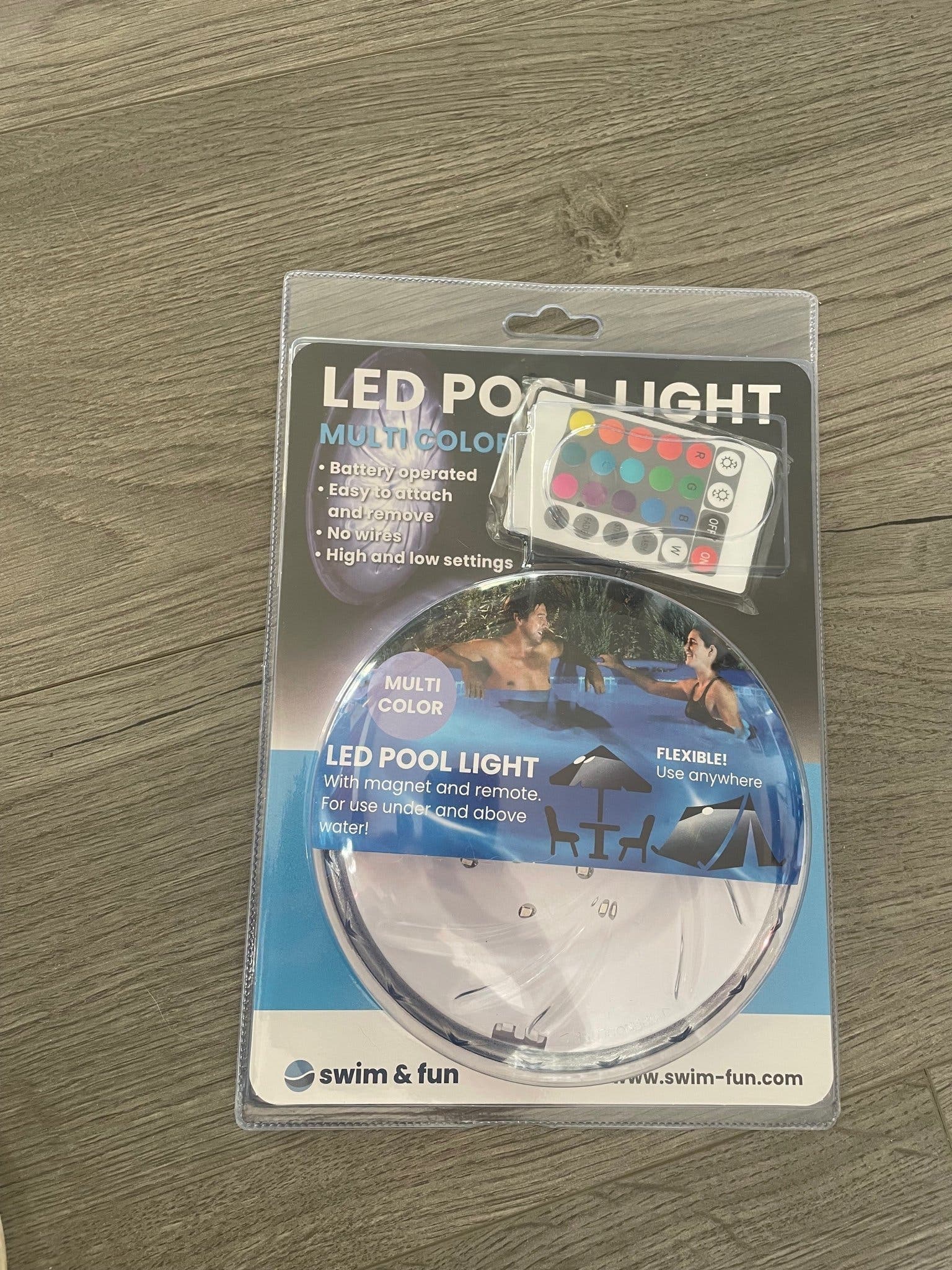 LED Poolbelysning med Fjärrkontroll, OÖPPNAD