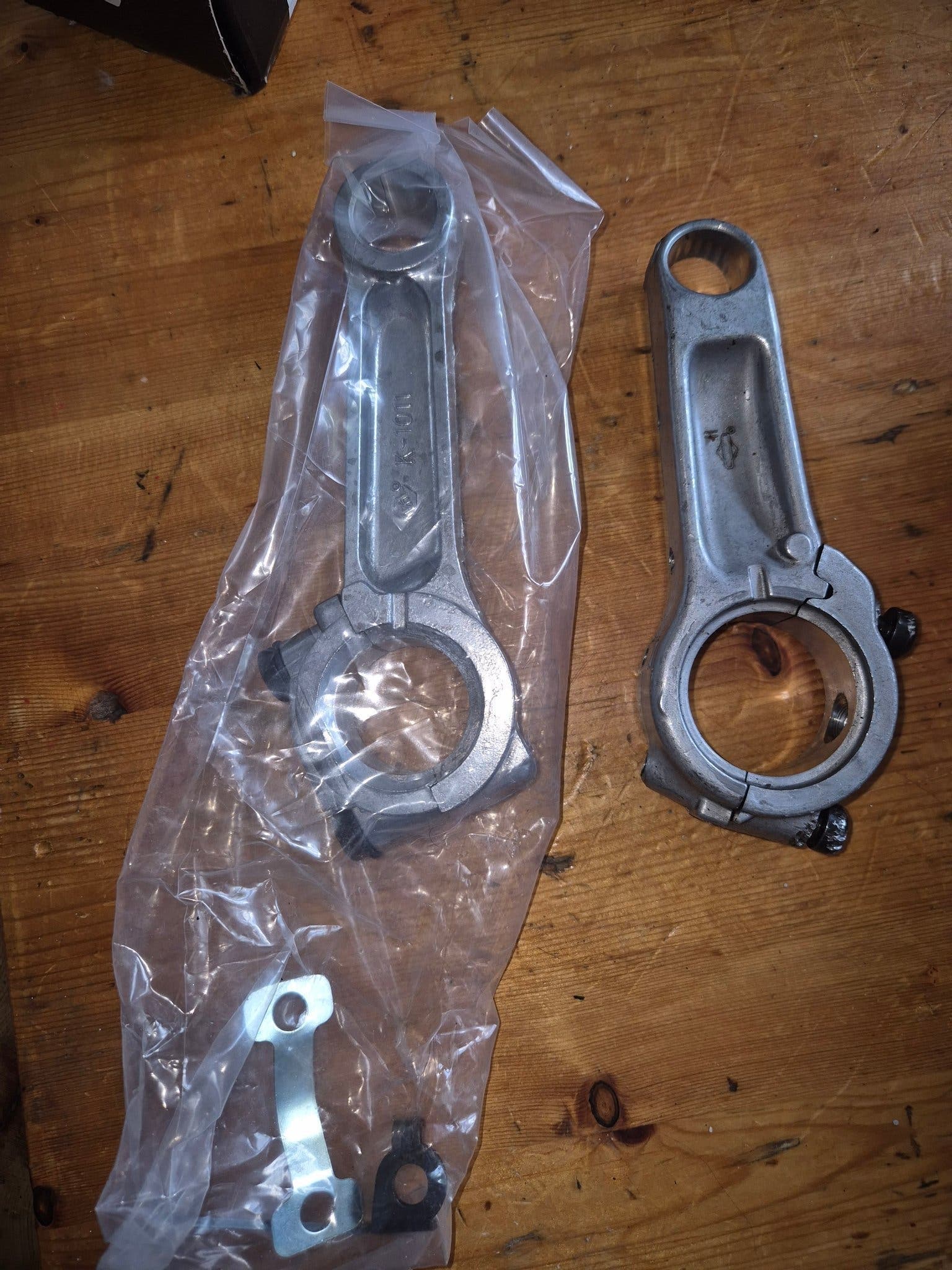 Briggs & Stratton AVS motor Vevstake 2stycken