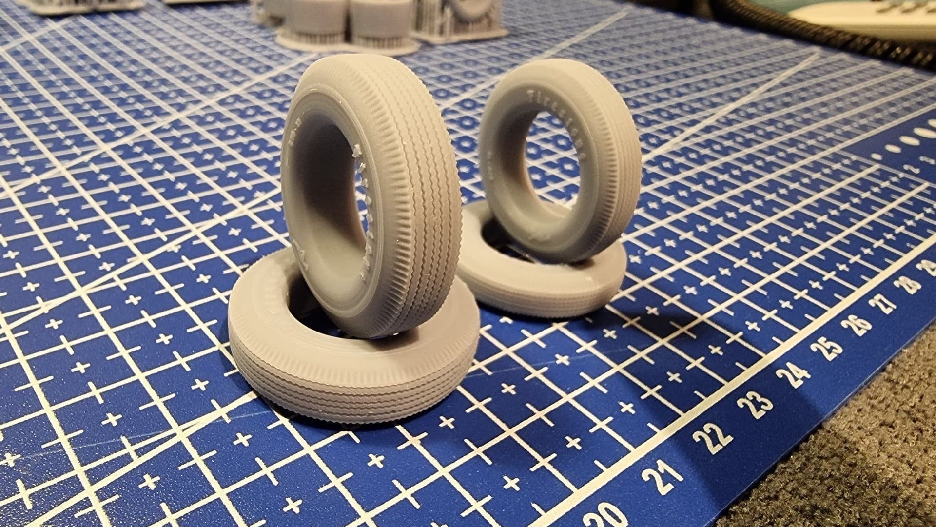 15" Eker fälgar + Firestone Hot Rod Däck 1/25